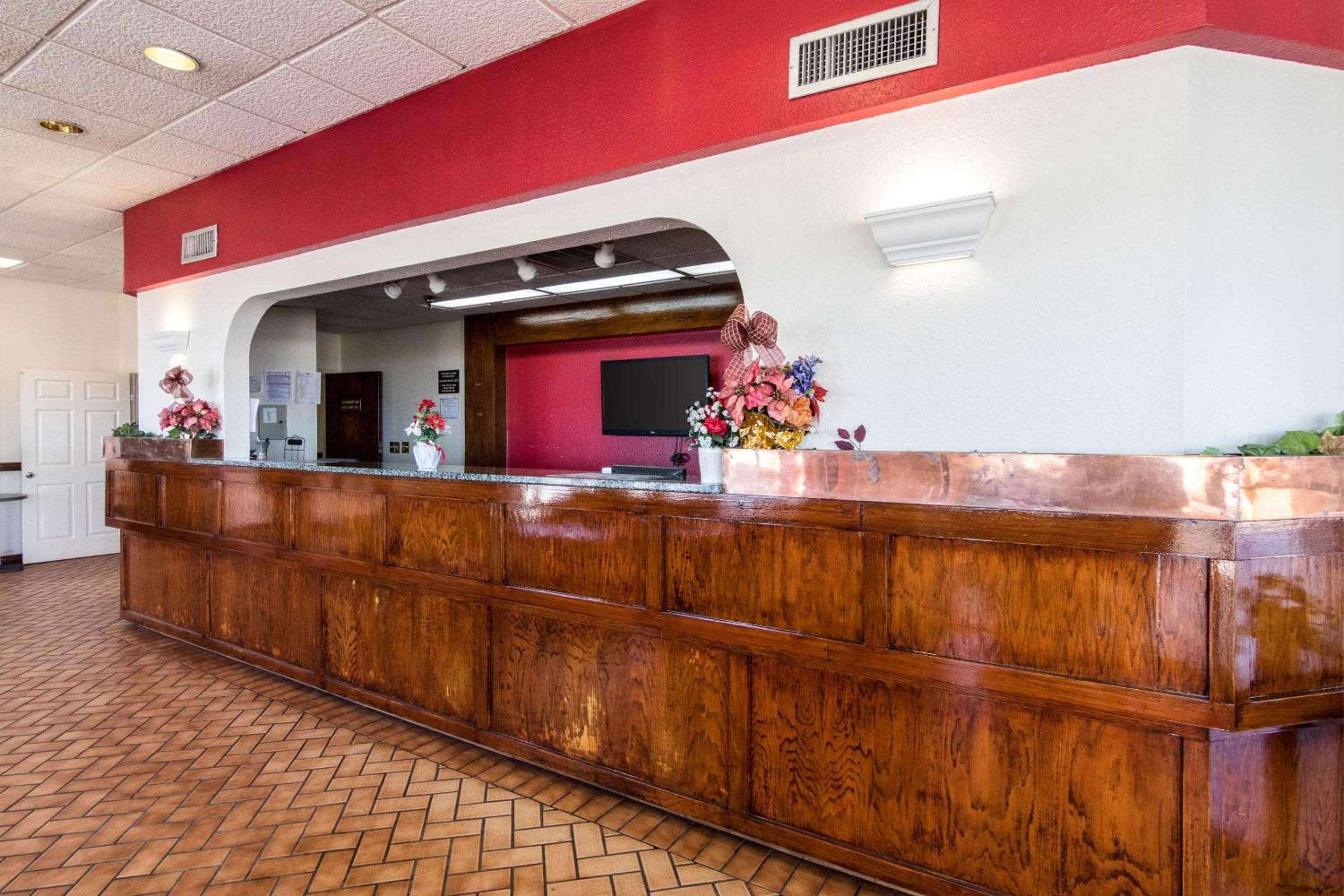 Econo Lodge Inn & Suites Conference Center Dublin view 5