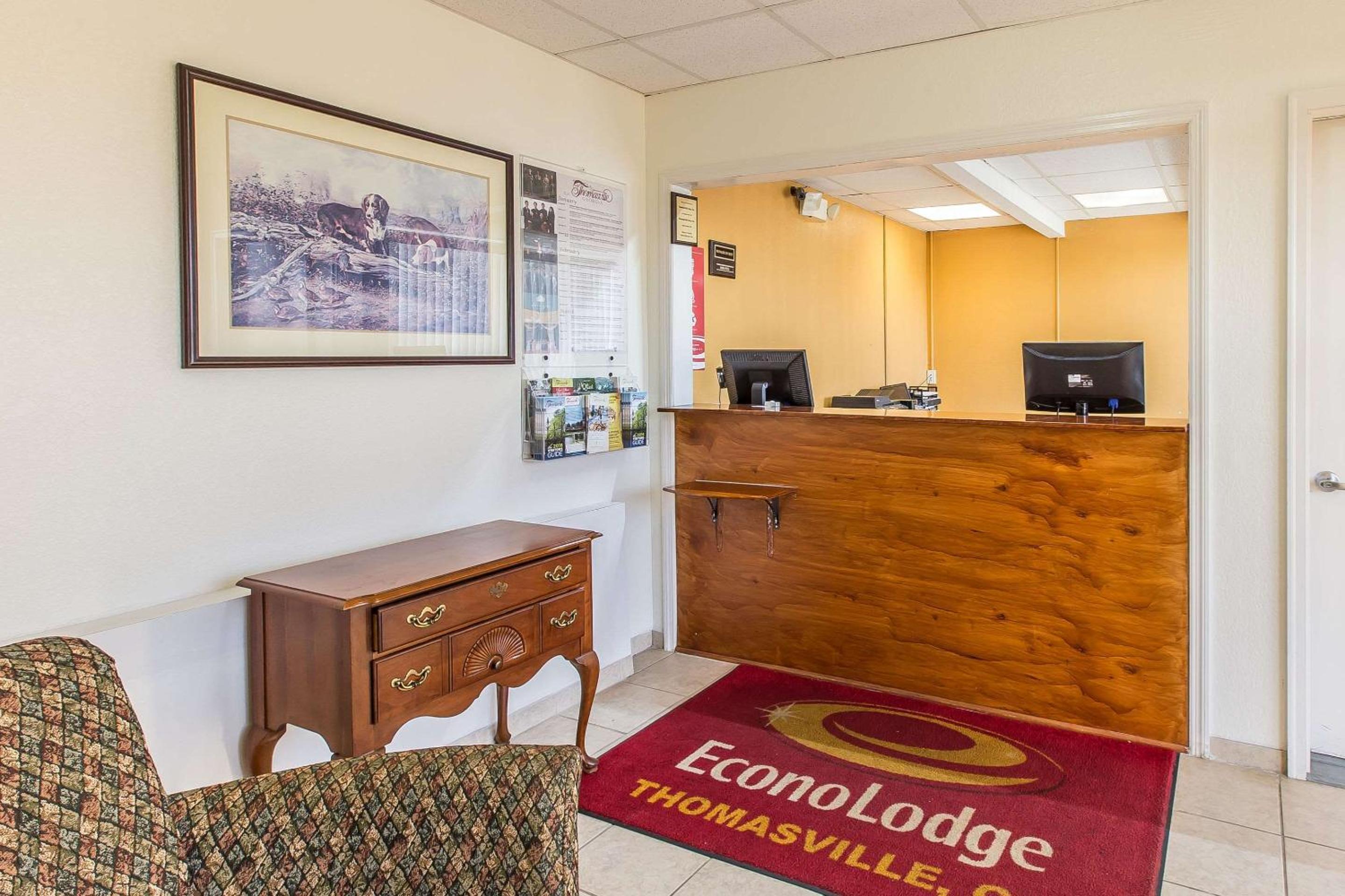 Thomasville Vacations - Econo Lodge - Property Image 11