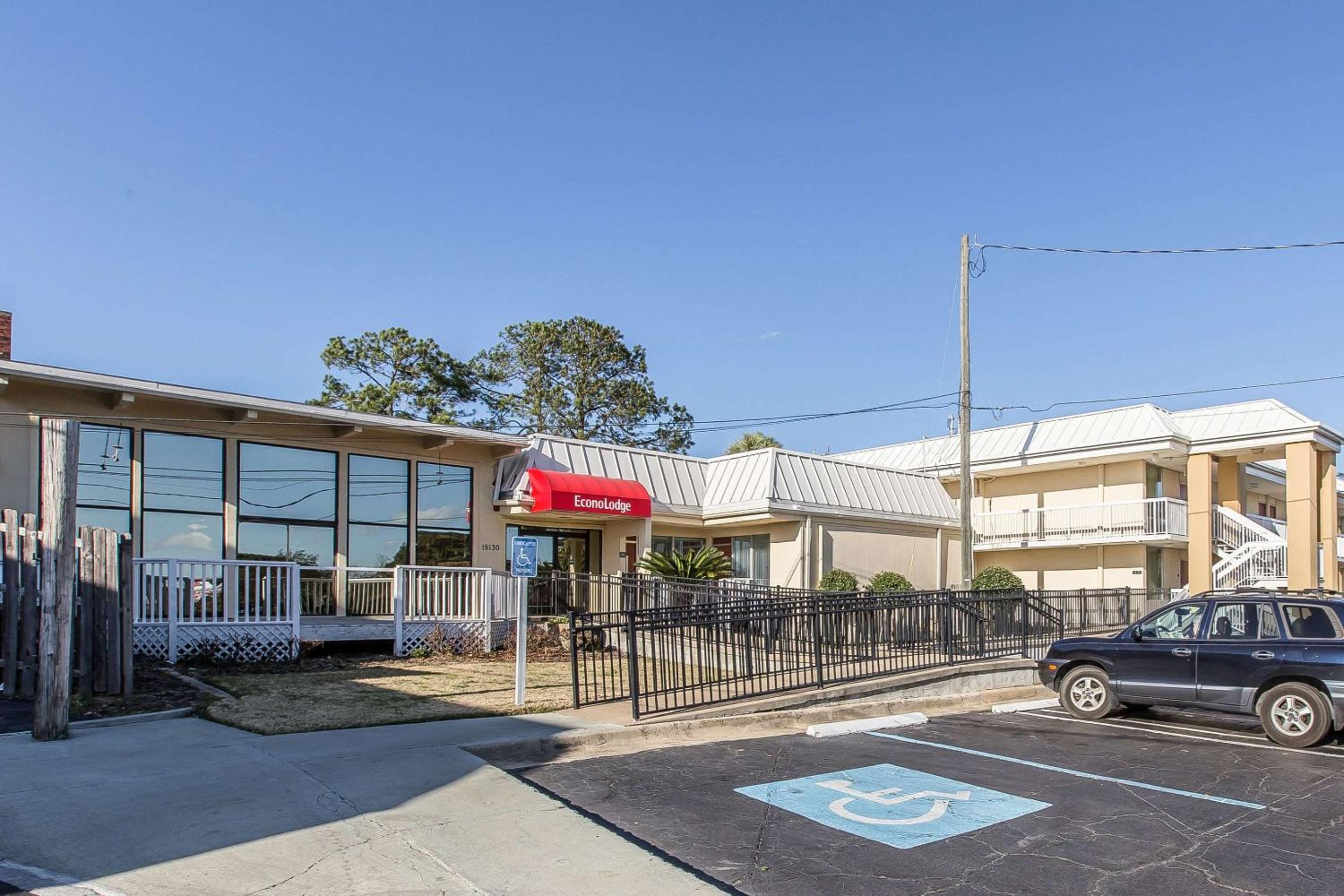 Thomasville Vacations - Econo Lodge - Property Image 1