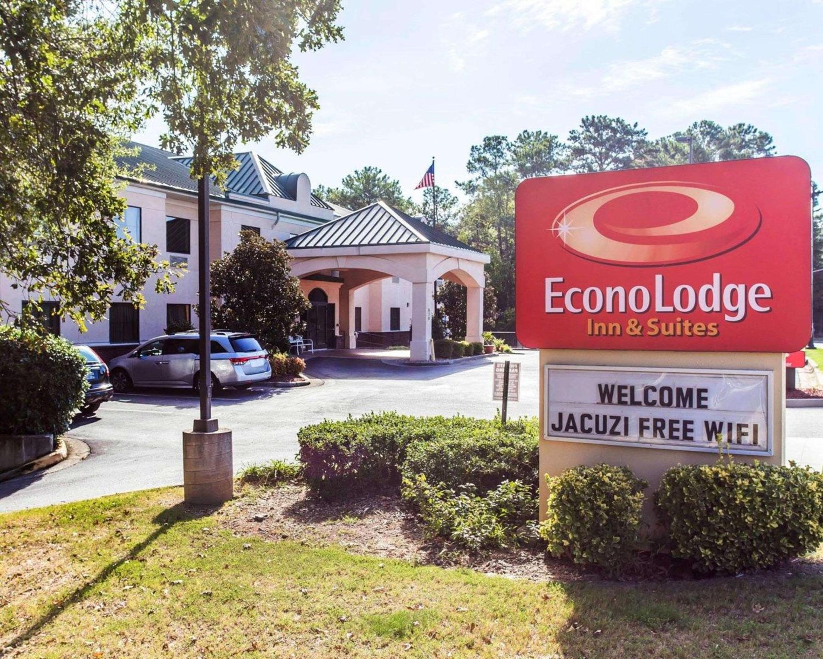 Econo Lodge Inn & Suites Marietta near Dobbins ARB view 2