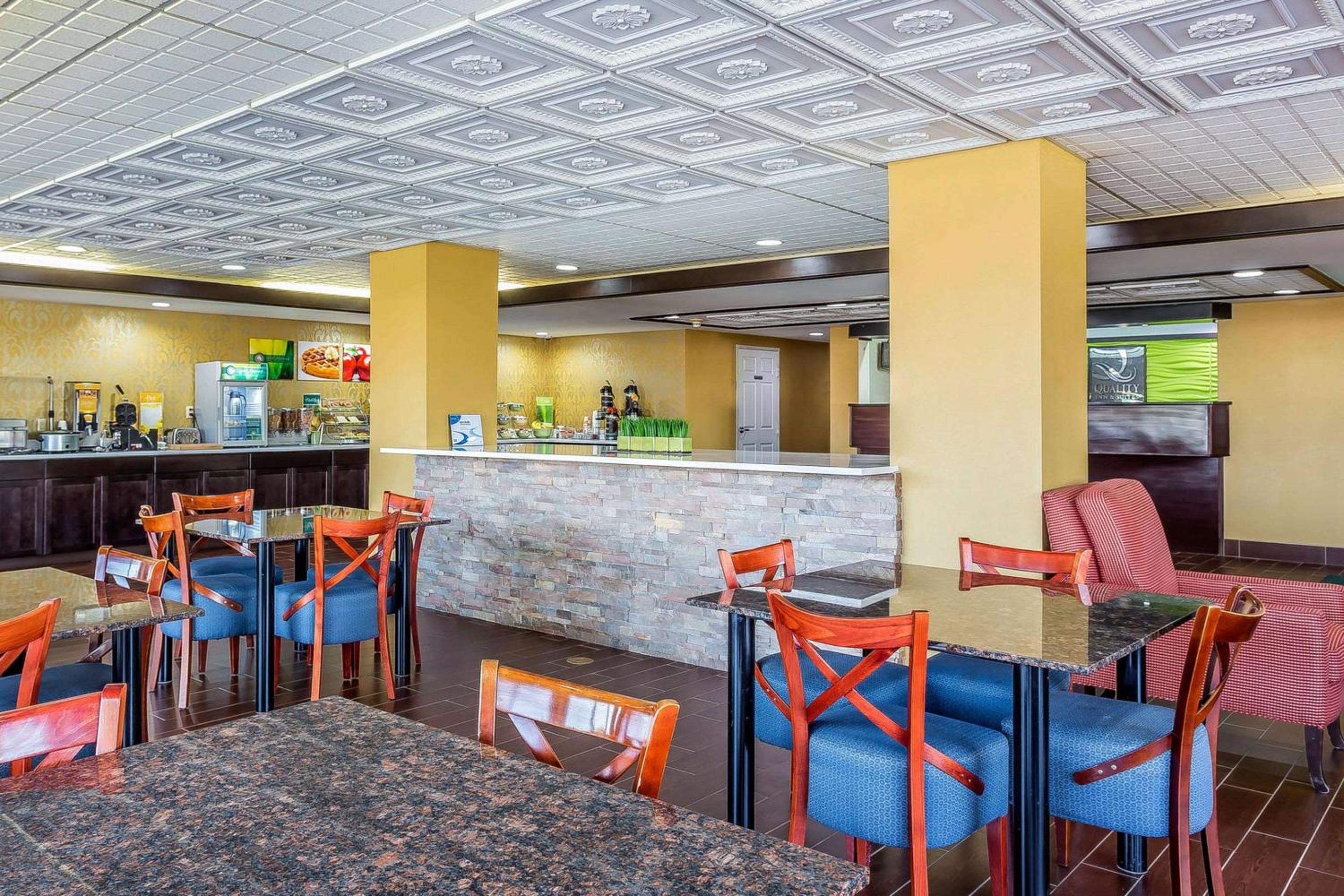 Warner Robins Vacations - Quality Inn Suites near Robins Air Force Base - Property Image 10