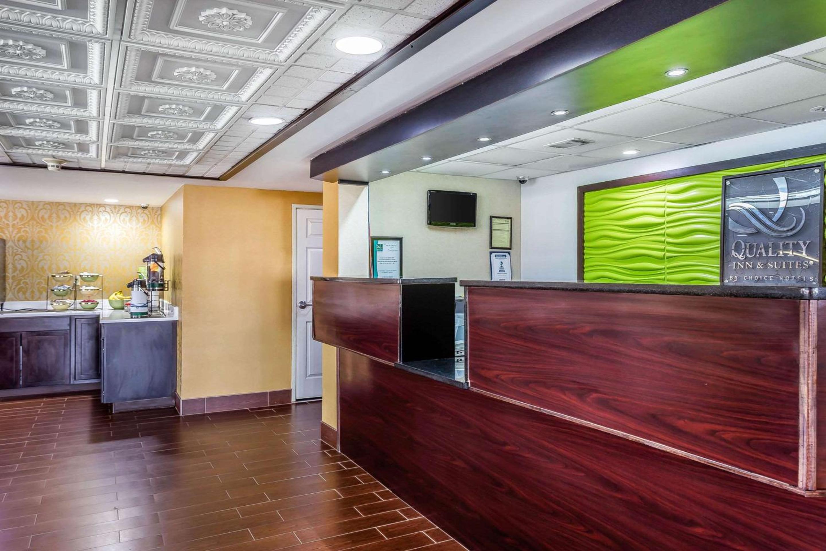 Warner Robins Vacations - Quality Inn Suites near Robins Air Force Base - Property Image 8