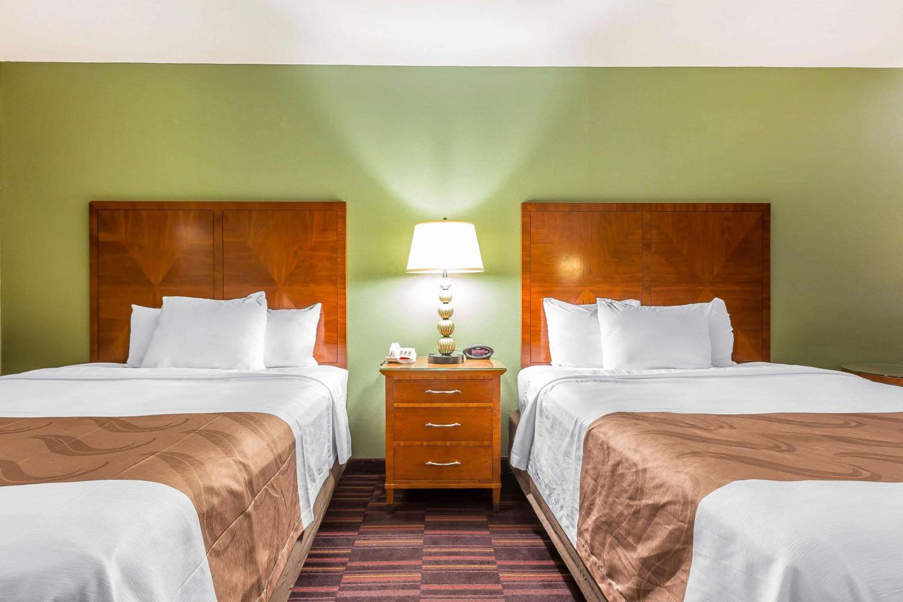 Warner Robins Vacations - Quality Inn Suites near Robins Air Force Base - Property Image 11