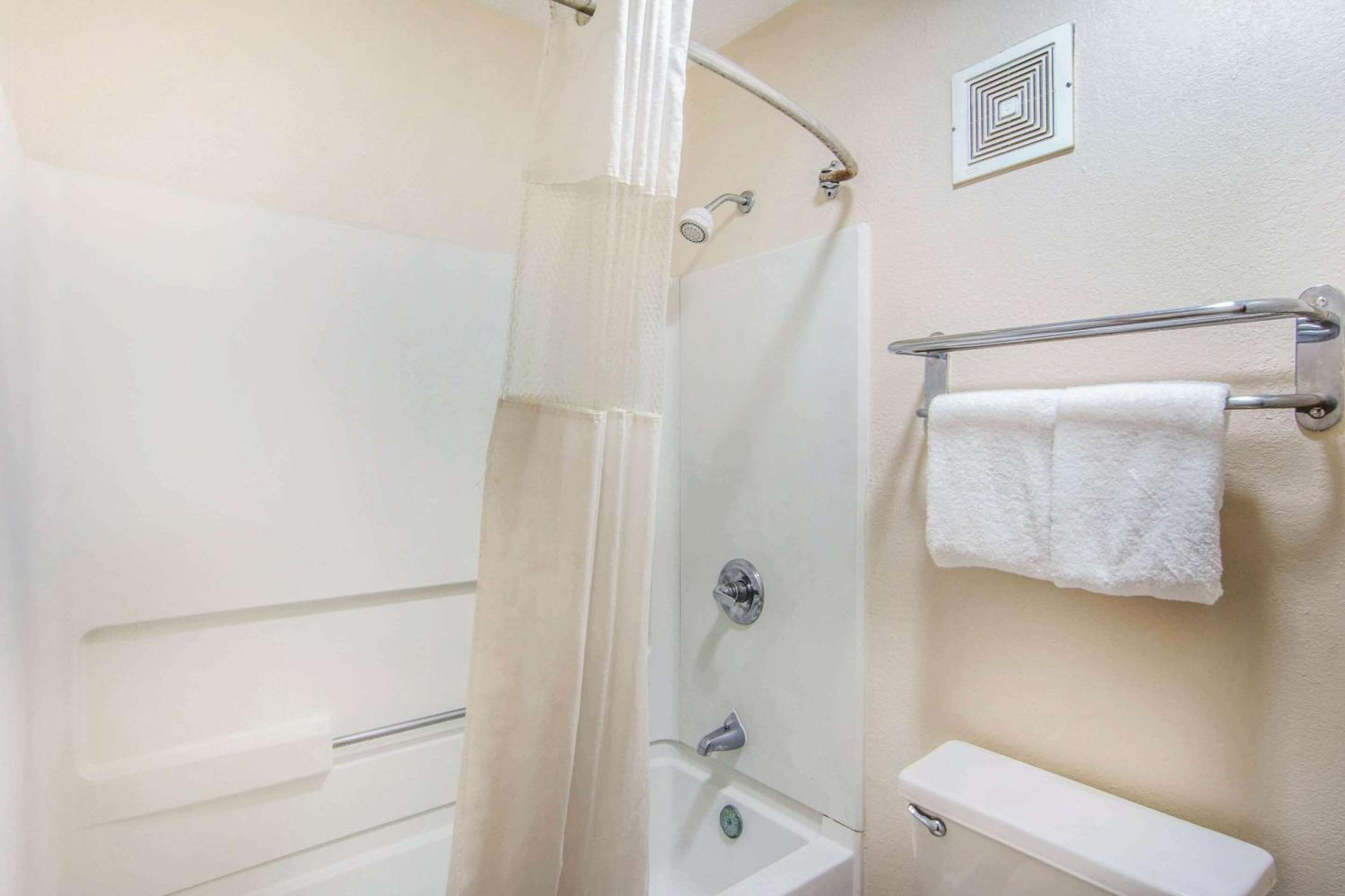 Rodeway Inn La Grange East, Foto 17
