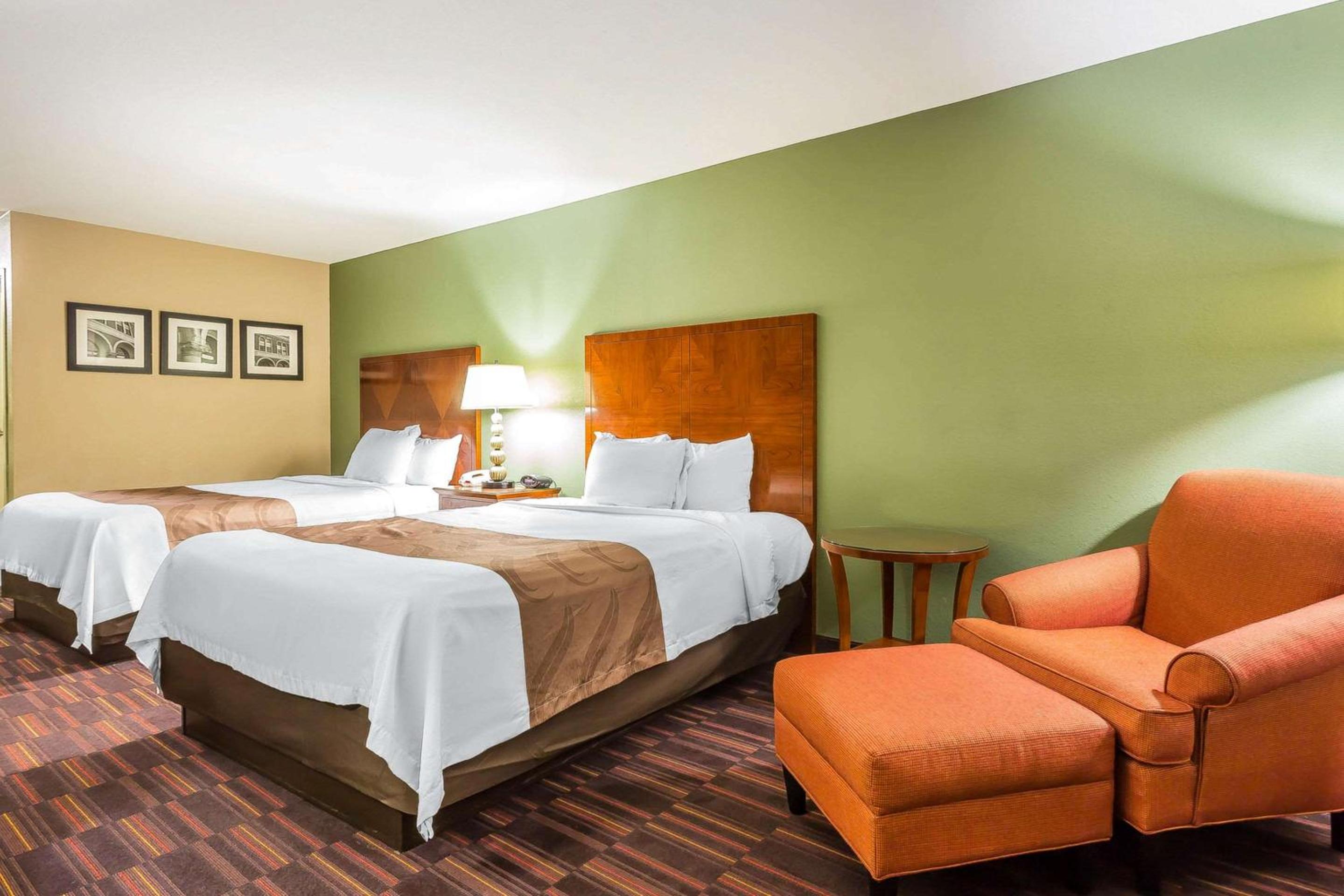 Warner Robins Vacations - Quality Inn Suites near Robins Air Force Base - Property Image 19