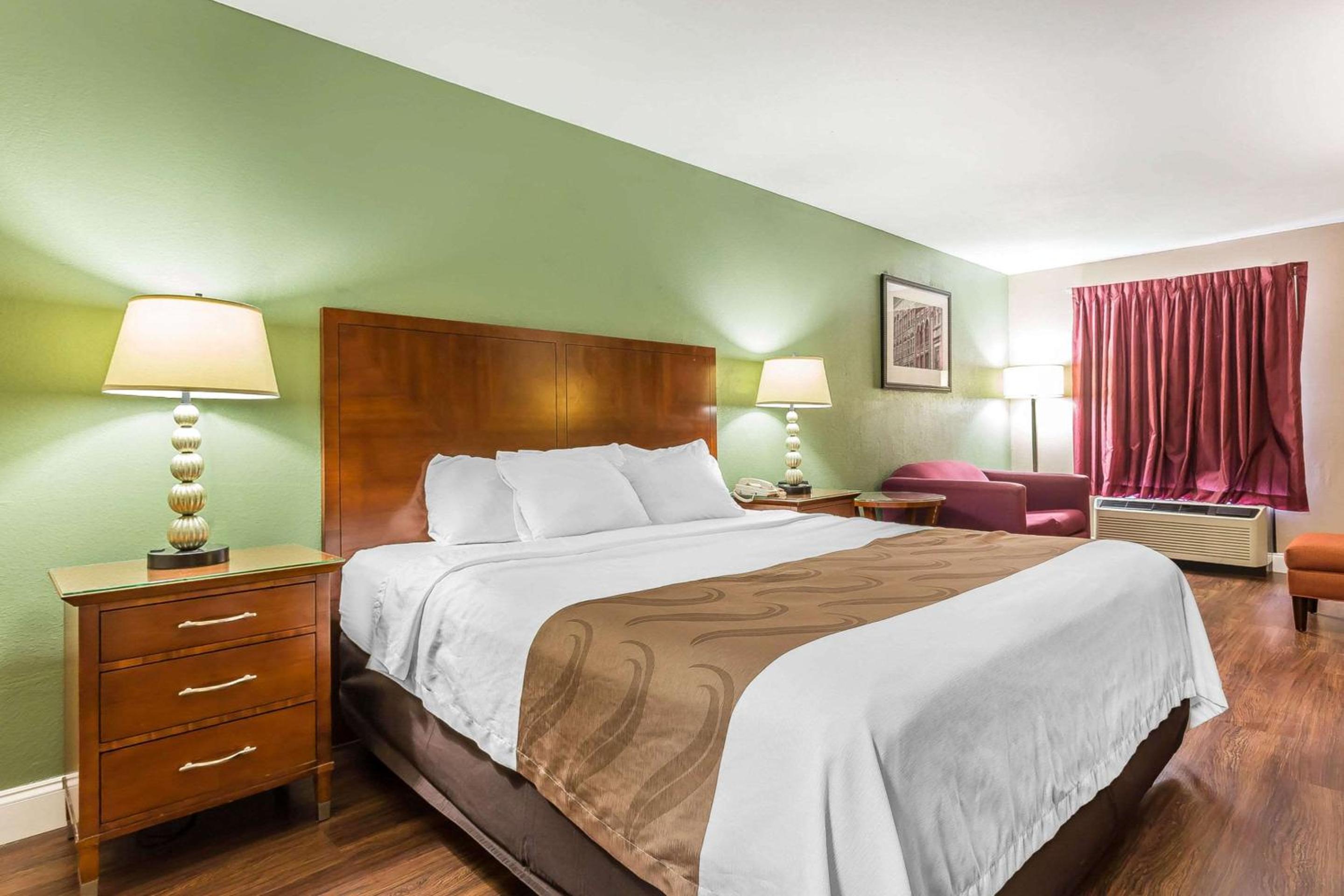 Warner Robins Vacations - Quality Inn Suites near Robins Air Force Base - Property Image 21