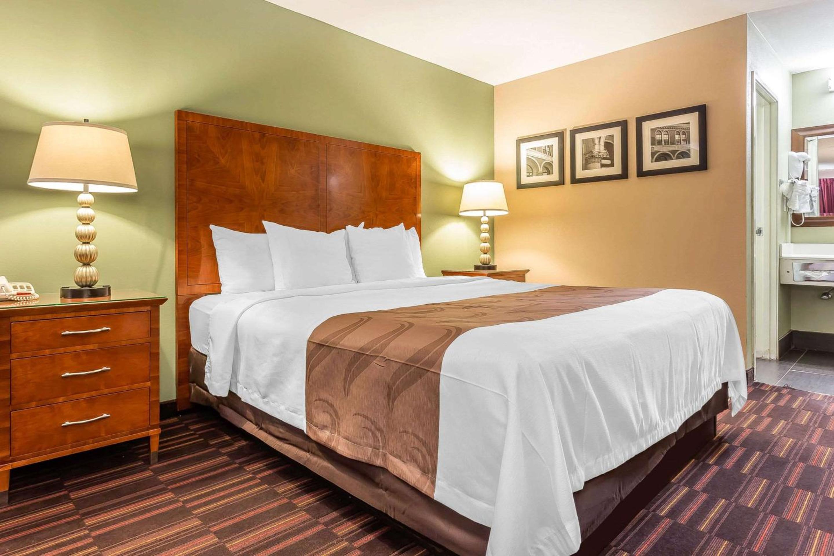 Warner Robins Vacations - Quality Inn Suites near Robins Air Force Base - Property Image 24