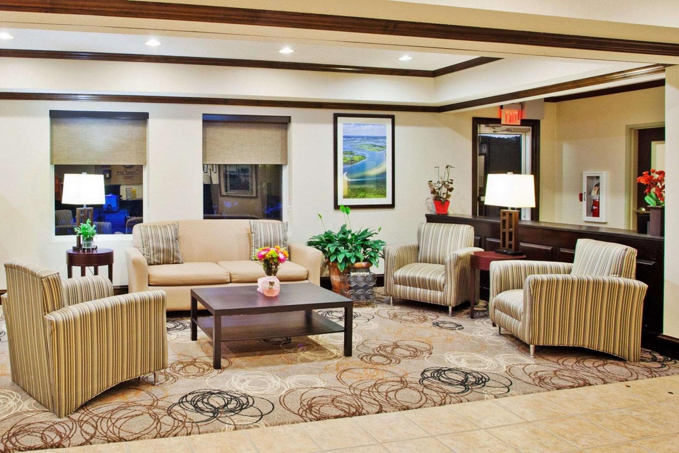Comfort Inn Blairsville Butternut Creek view 4
