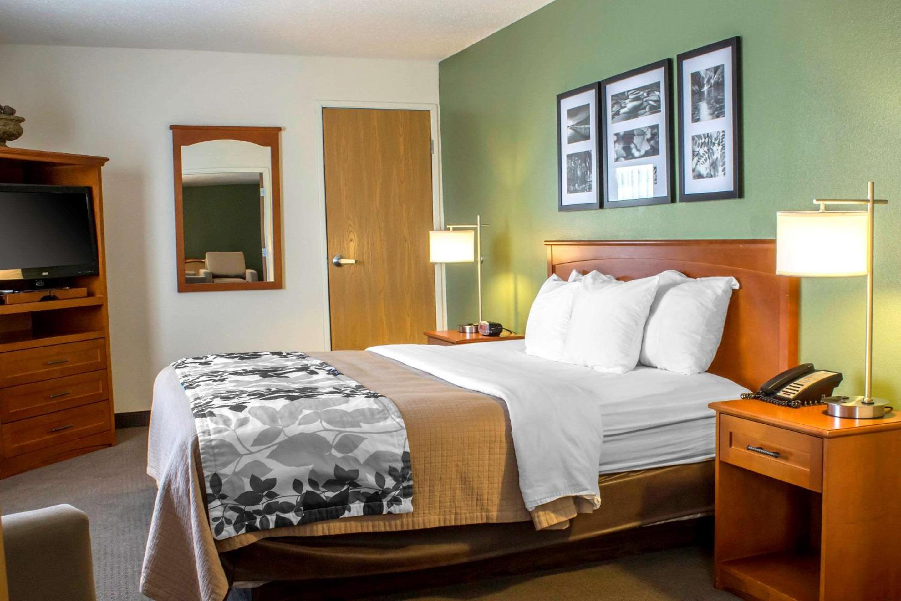 Sleep Inn & Suites Charles City