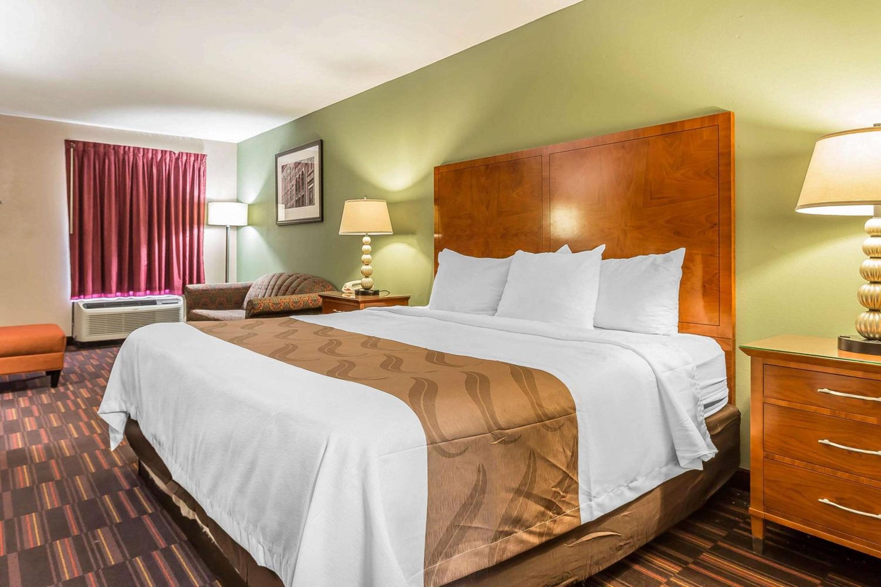 Warner Robins Vacations - Quality Inn Suites near Robins Air Force Base - Property Image 30