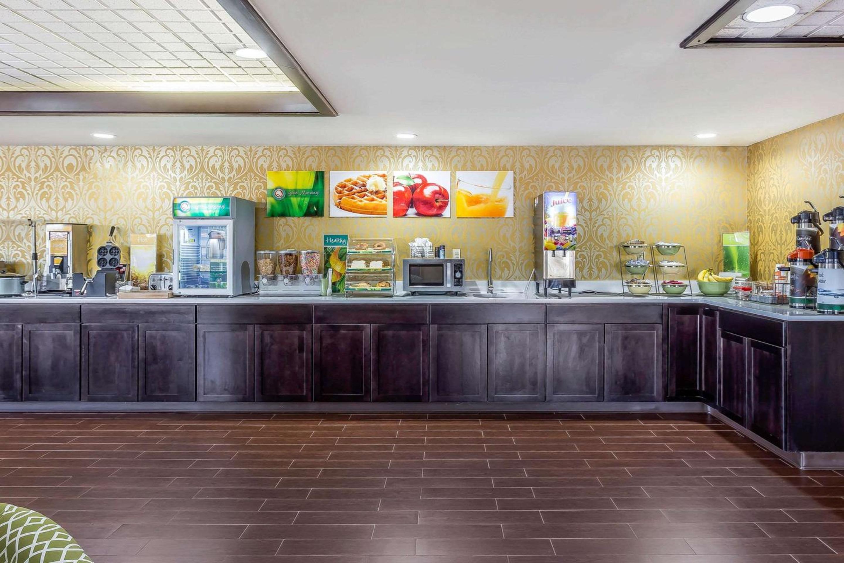 Warner Robins Vacations - Quality Inn Suites near Robins Air Force Base - Property Image 32