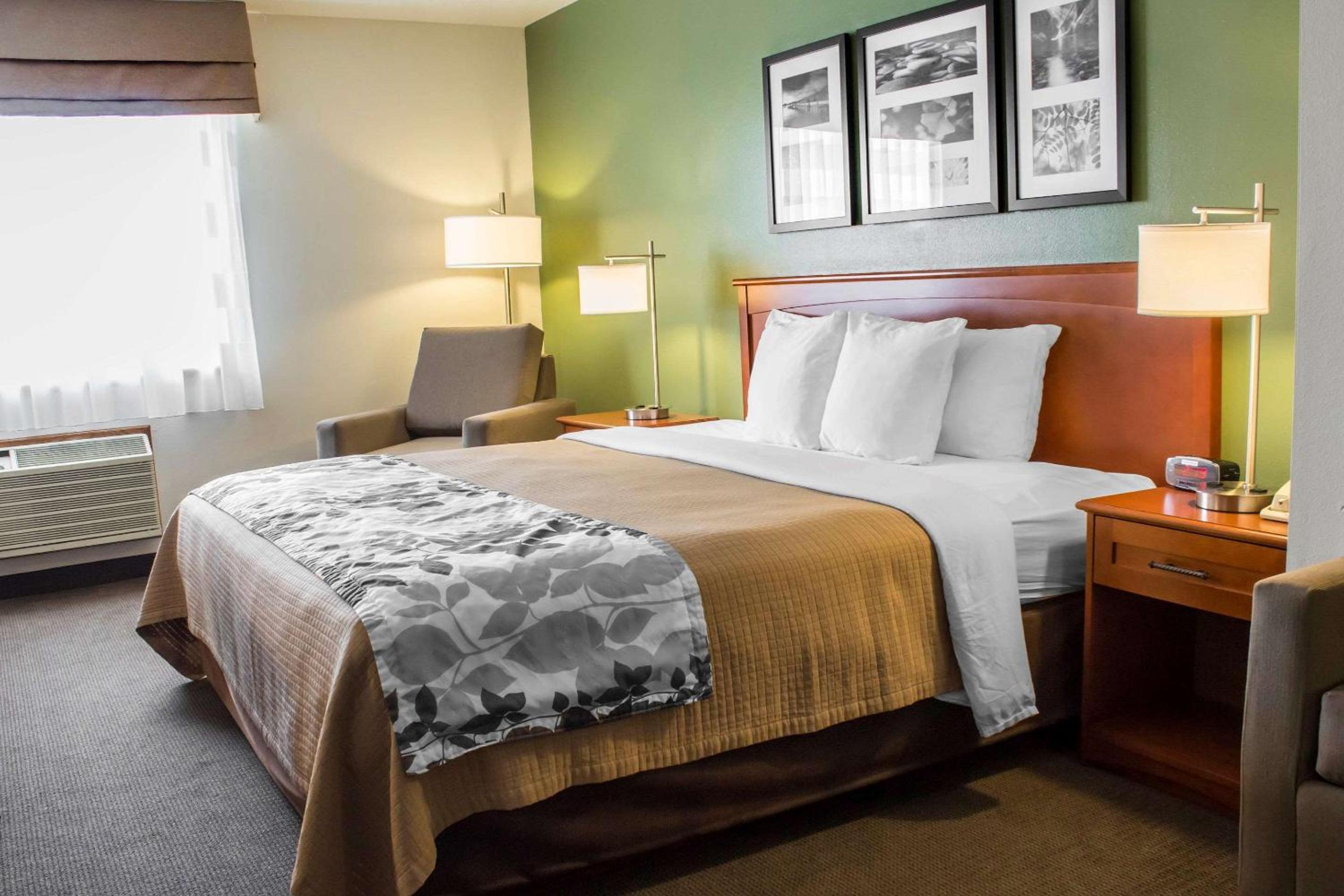 Sleep Inn & Suites Charles City