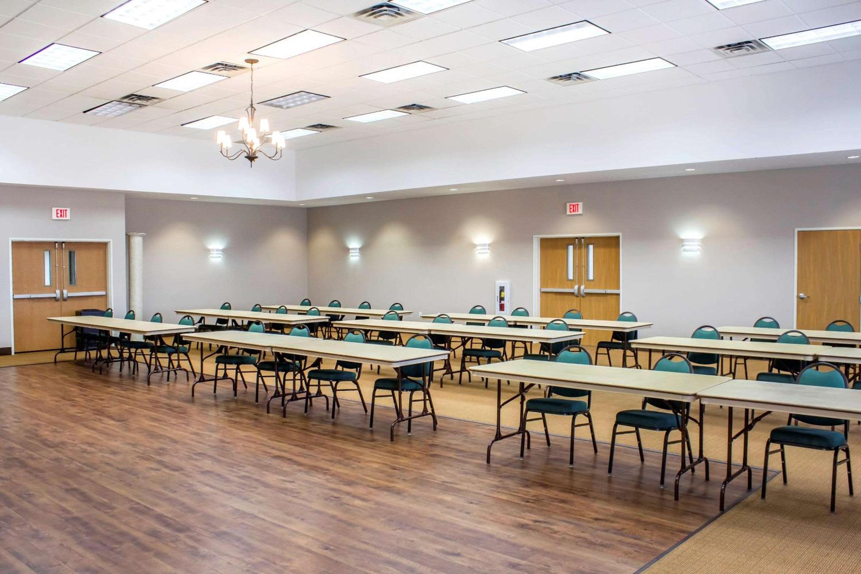 Sleep Inn & Suites Charles City