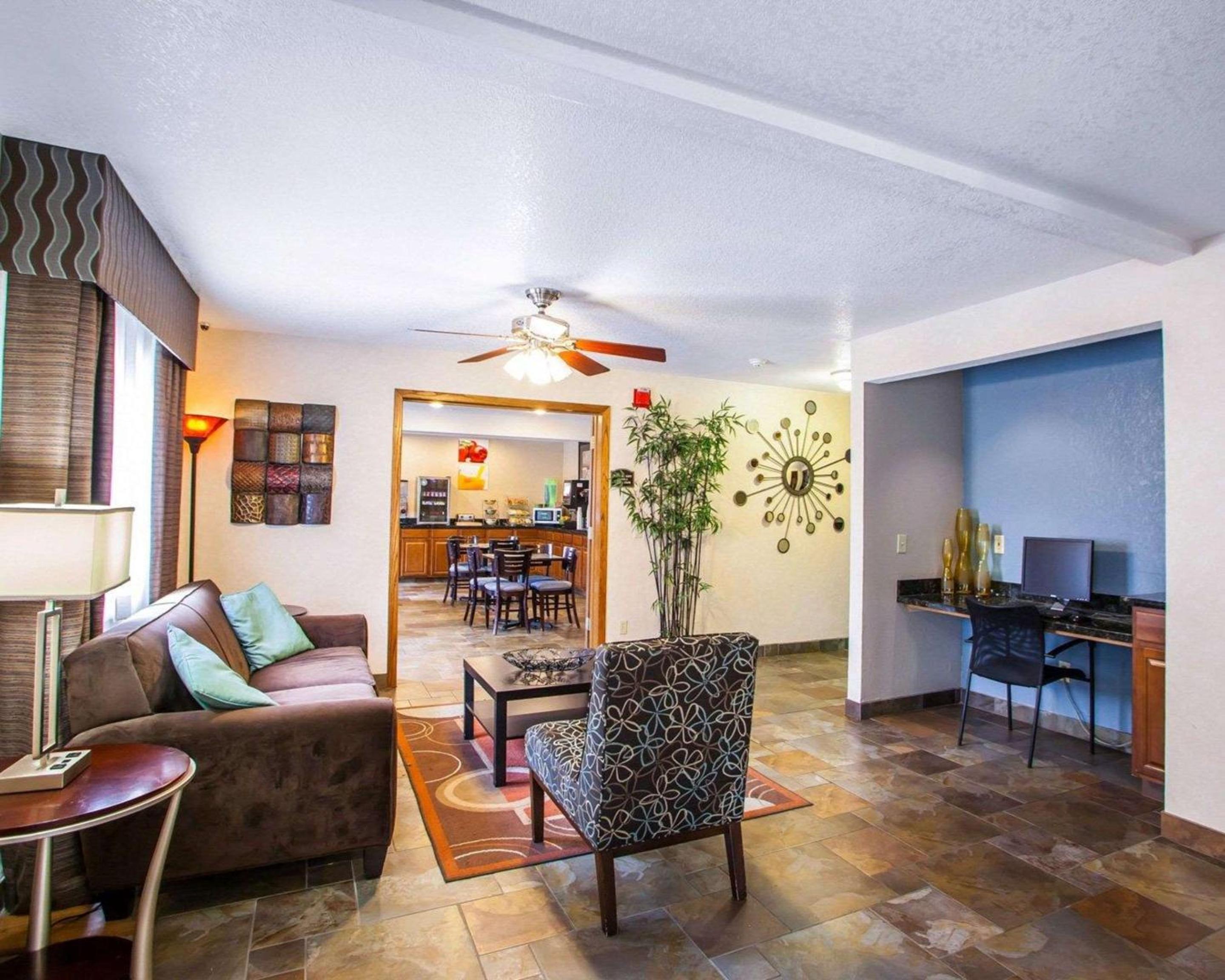 Quality Inn & Suites Ankeny-Des Moines view 2