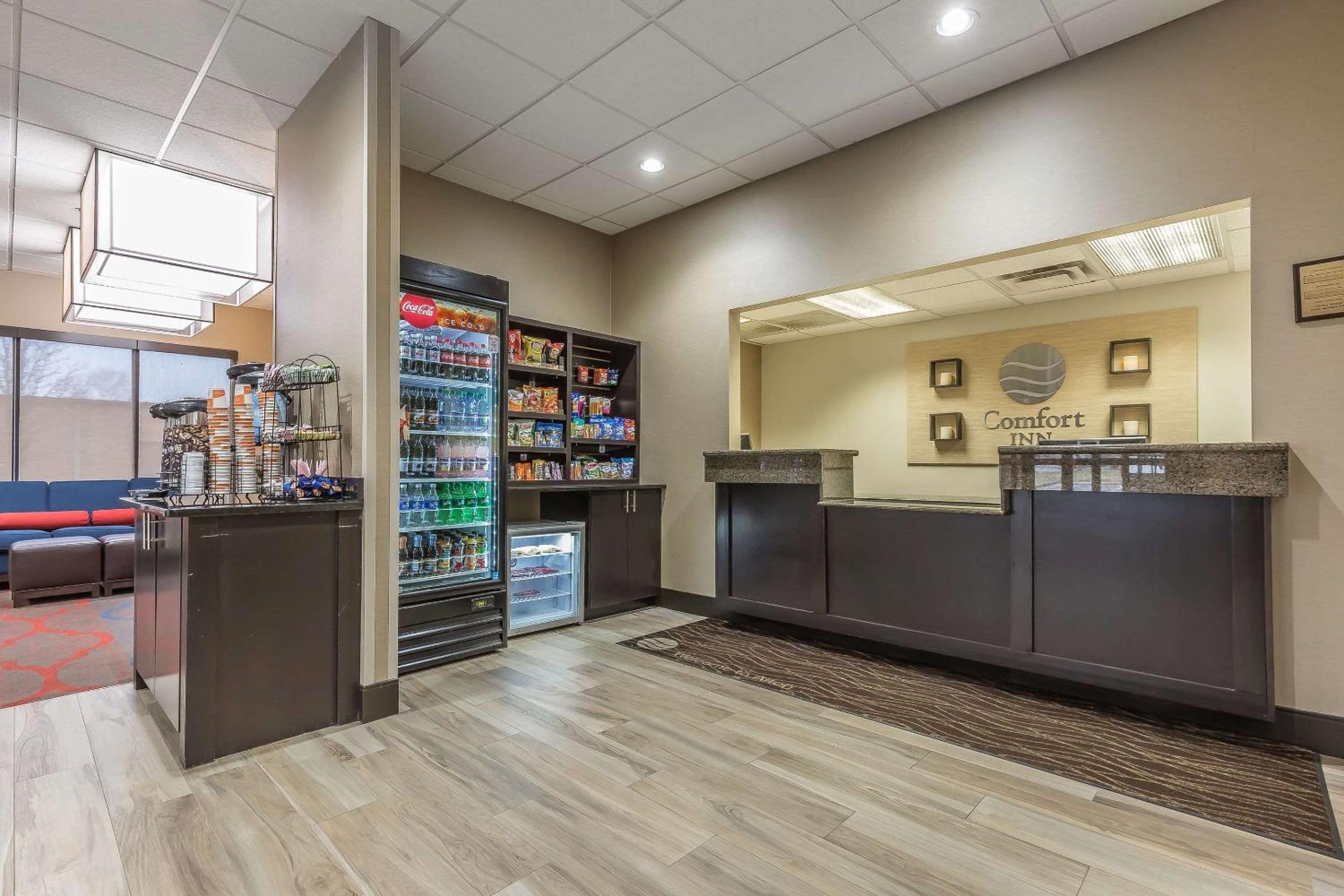 Comfort Inn Alton near I-255 view 4