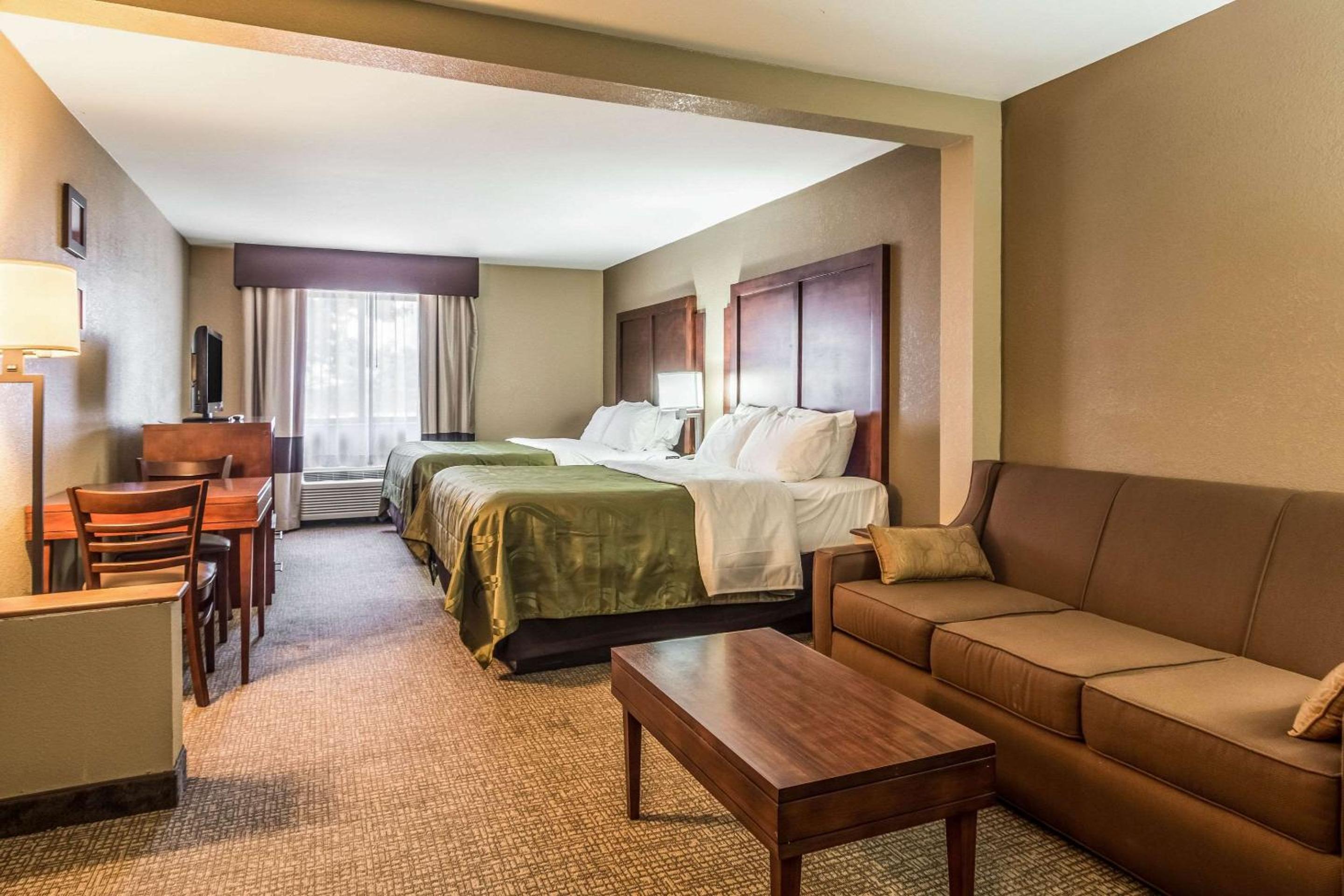 Salem Vacations - Quality Inn Suites Salem near I-57 - Property Image 16