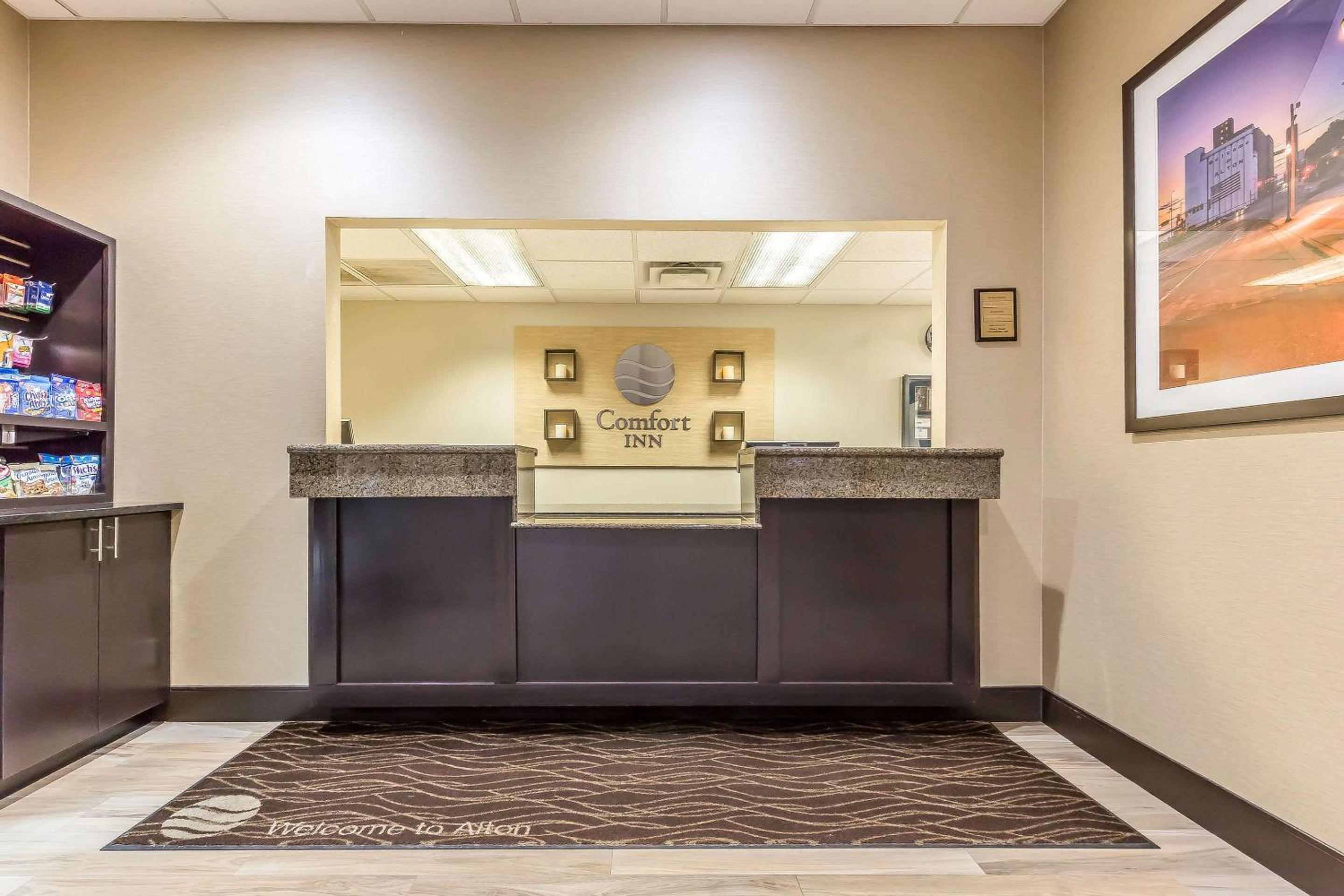 Comfort Inn Alton near I-255 view 5