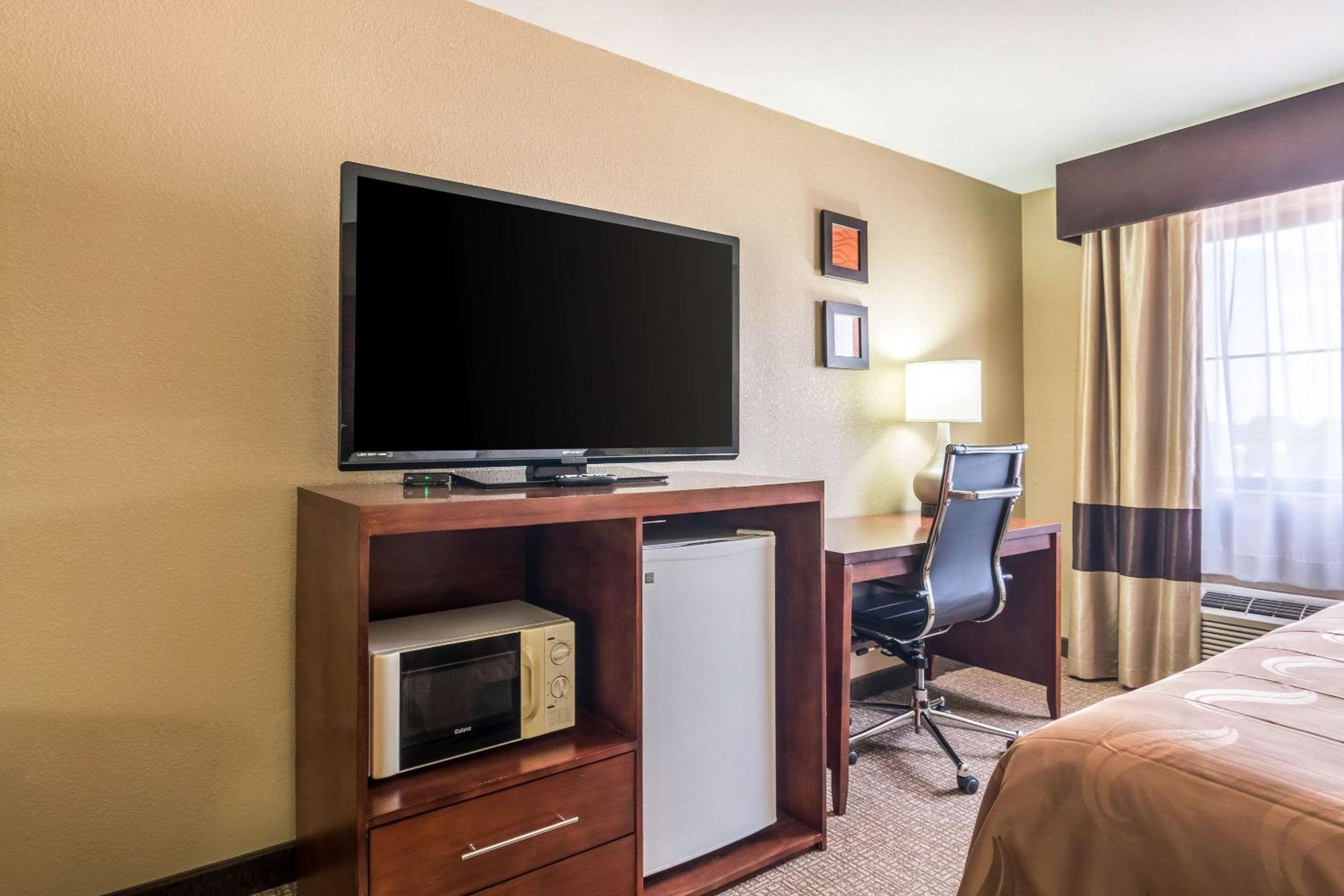 Salem Vacations - Quality Inn Suites Salem near I-57 - Property Image 20
