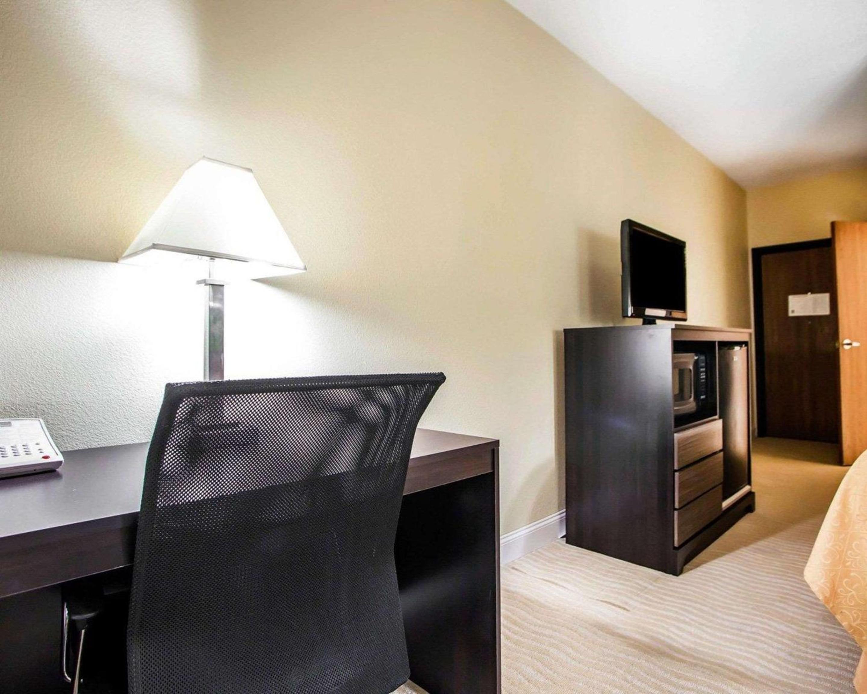 Quality Inn & Suites Champaign North - Urbana view 3