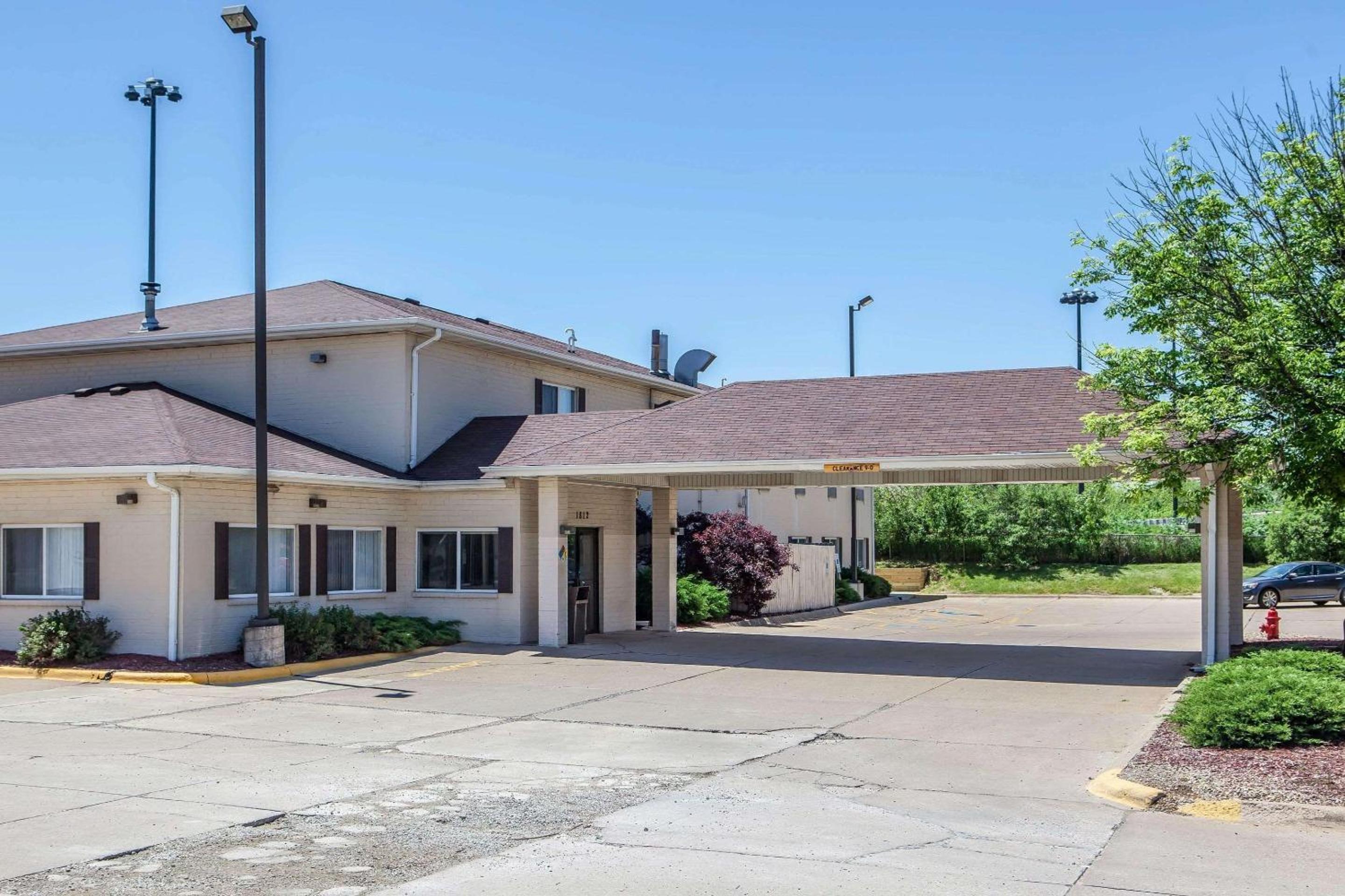 Peoria Vacations - Comfort Suites Peoria I-74 - Property Image 2