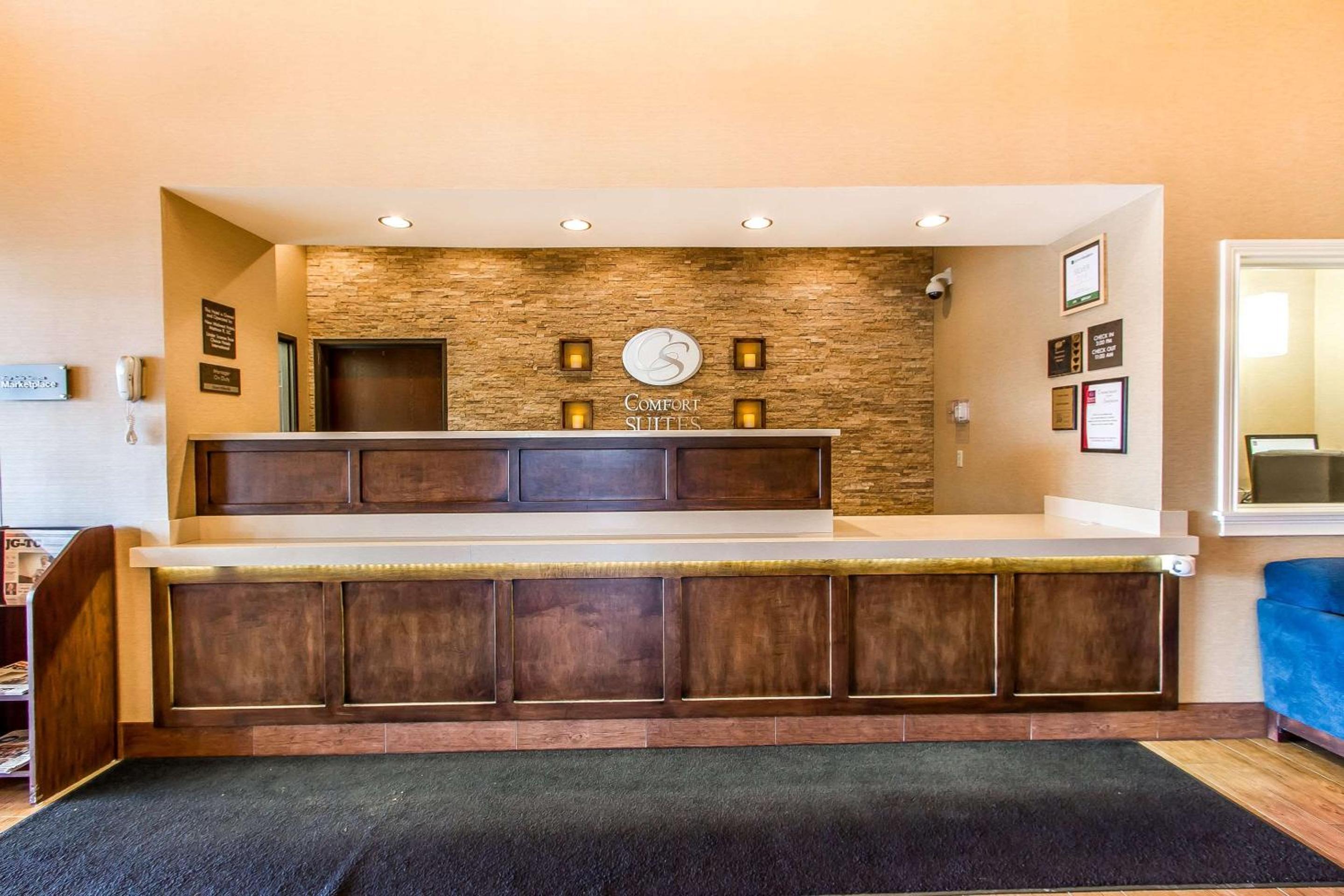 Mattoon Vacations - Comfort Suites - Property Image 2