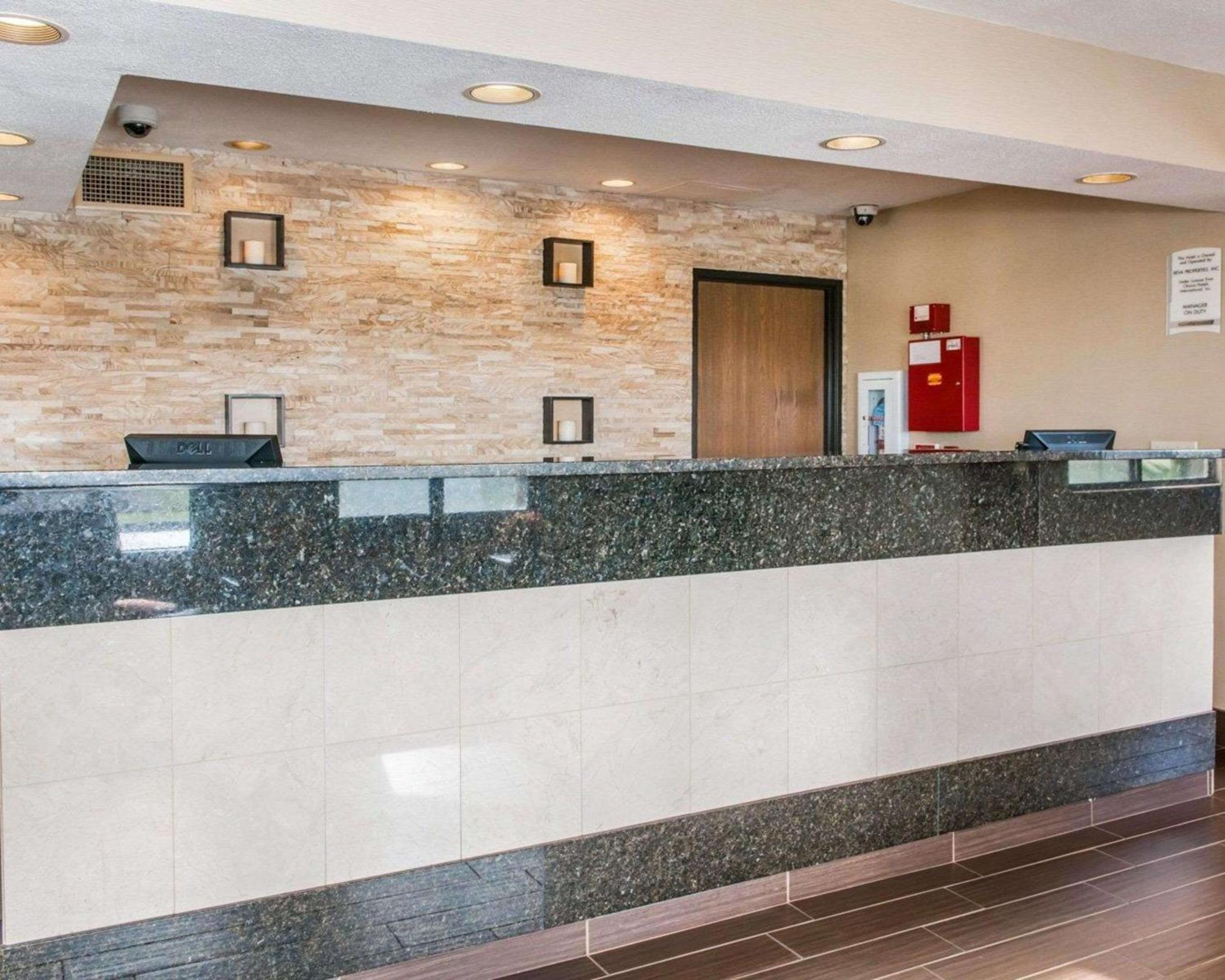 Quality Inn Effingham North view 5