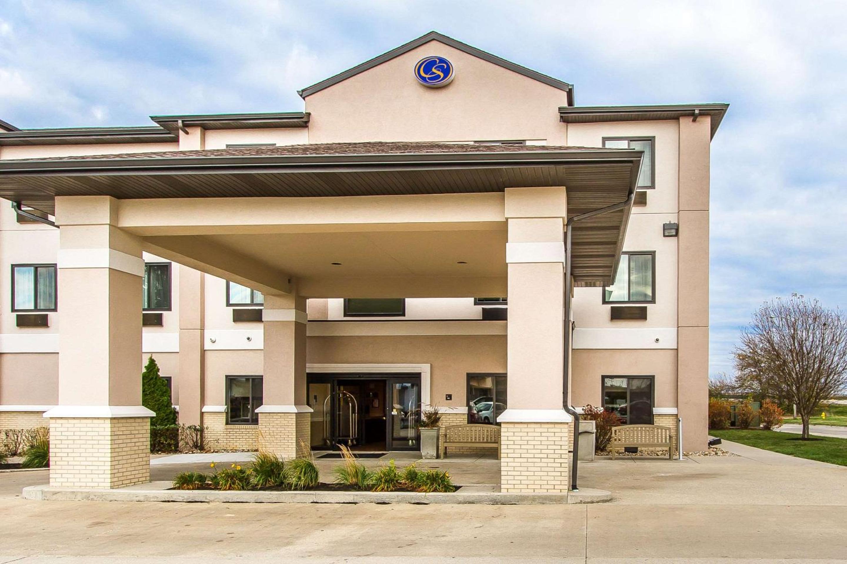 Mattoon Vacations - Comfort Suites - Property Image 1