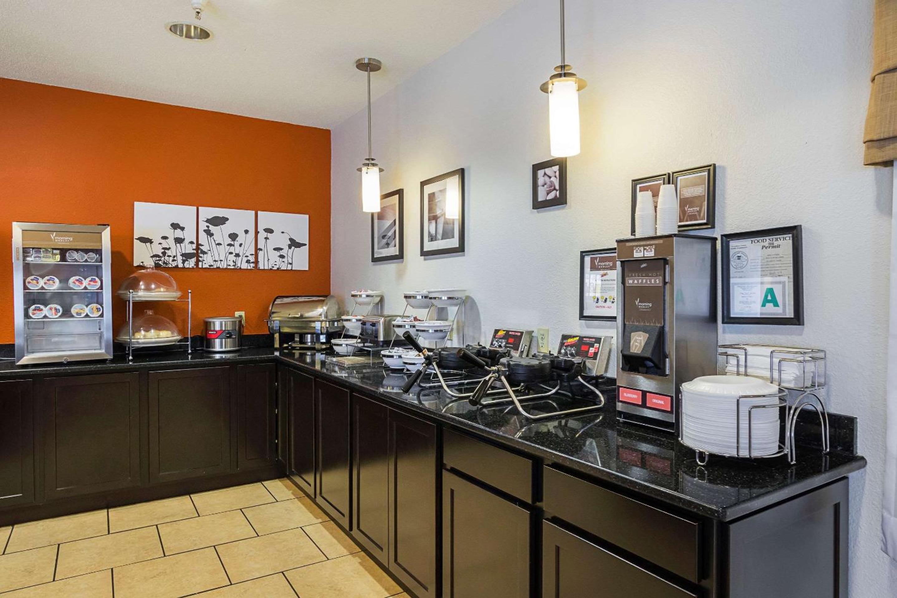 Danville Vacations - Sleep Inn  Suites - Property Image 12