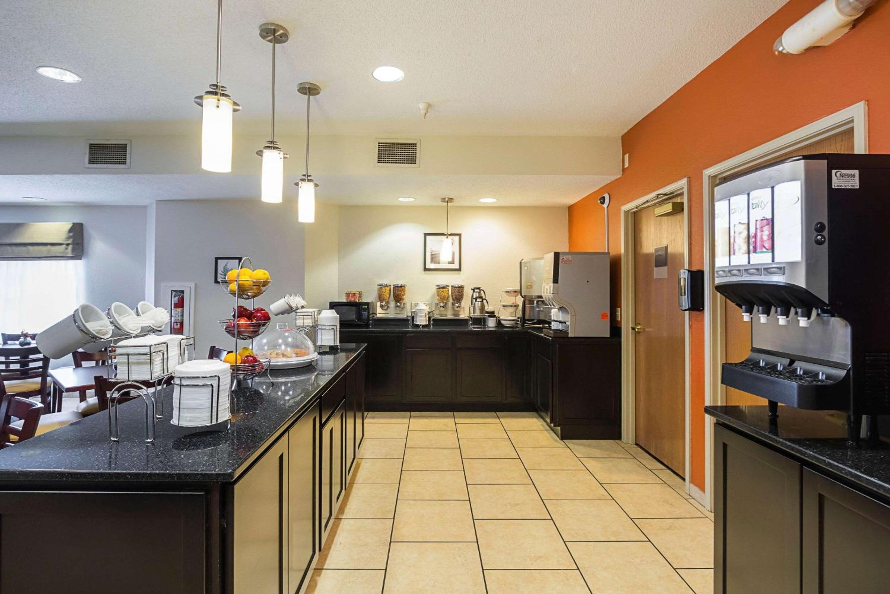 Danville Vacations - Sleep Inn  Suites - Property Image 13