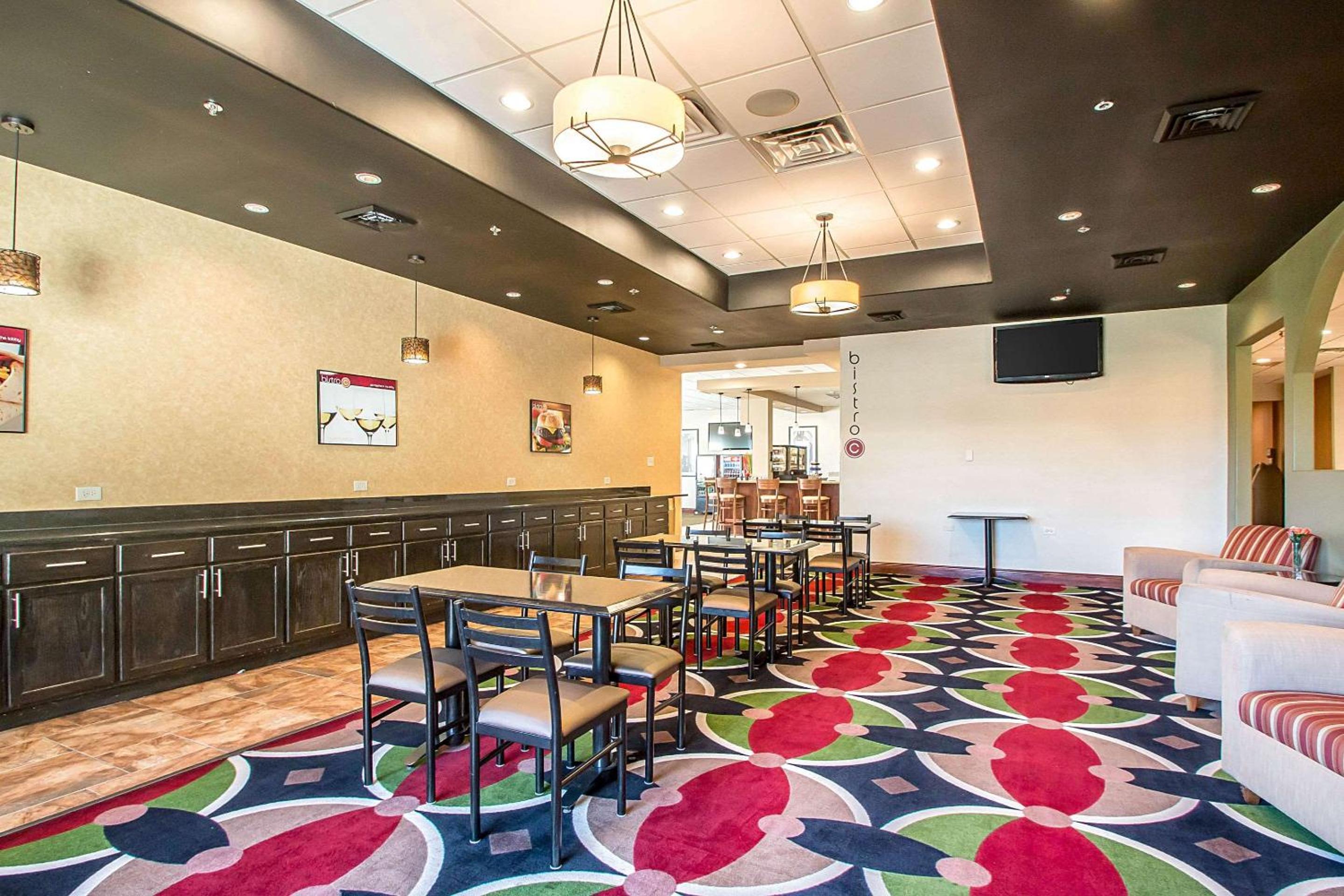 Clarion Inn Elmhurst - Oak Brook near I-88, I-290, I-294, Photo 17