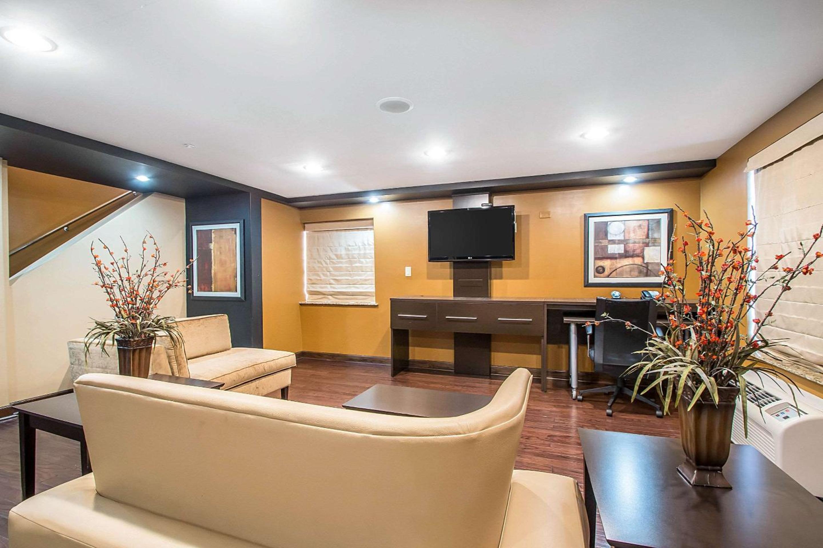 Clarion Inn Elmhurst - Oak Brook near I-88, I-290, I-294, Photo 29