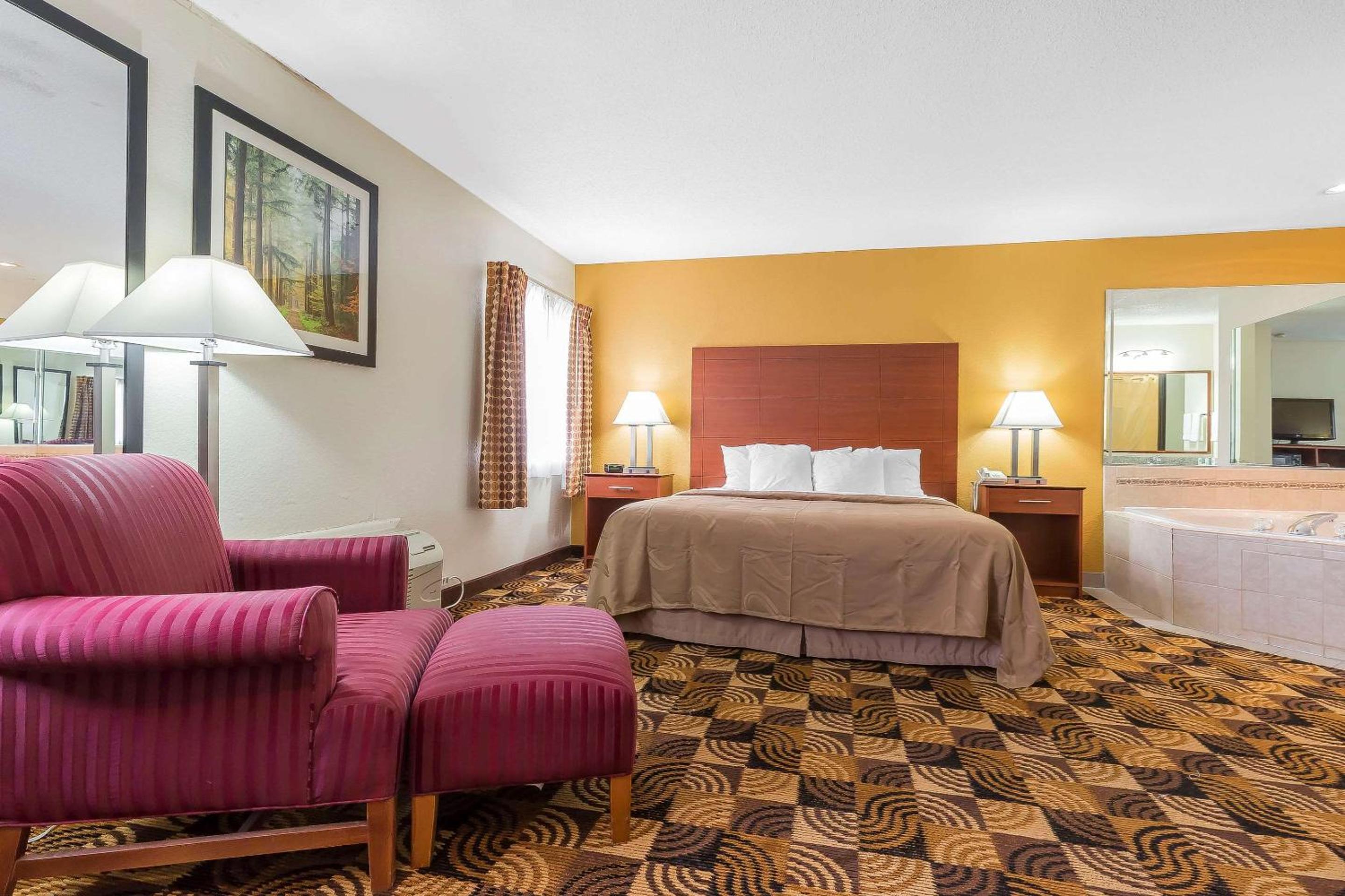 Quality Inn Sycamore - DeKalb view 5