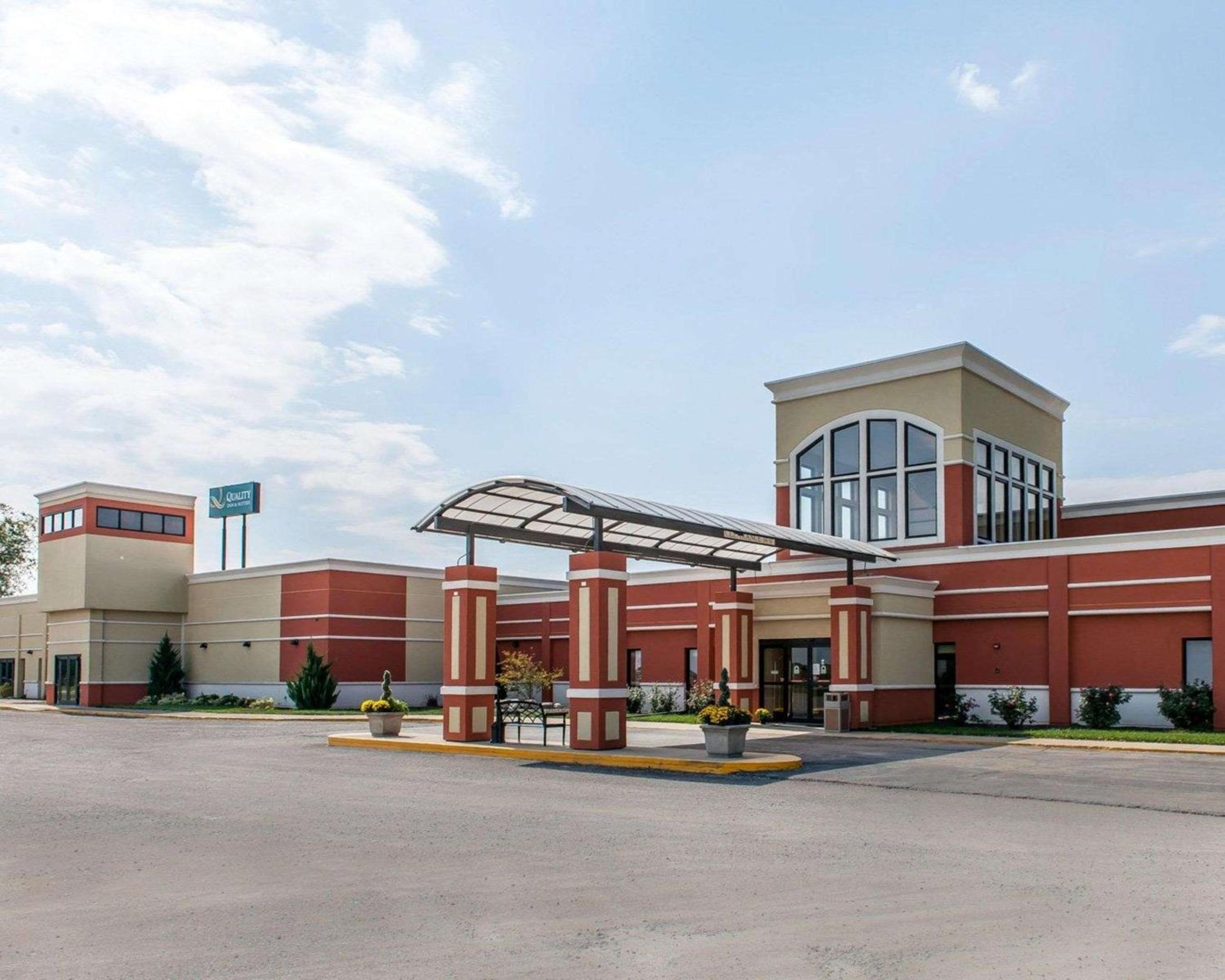 Quality Inn & Suites Mattoon South view 2