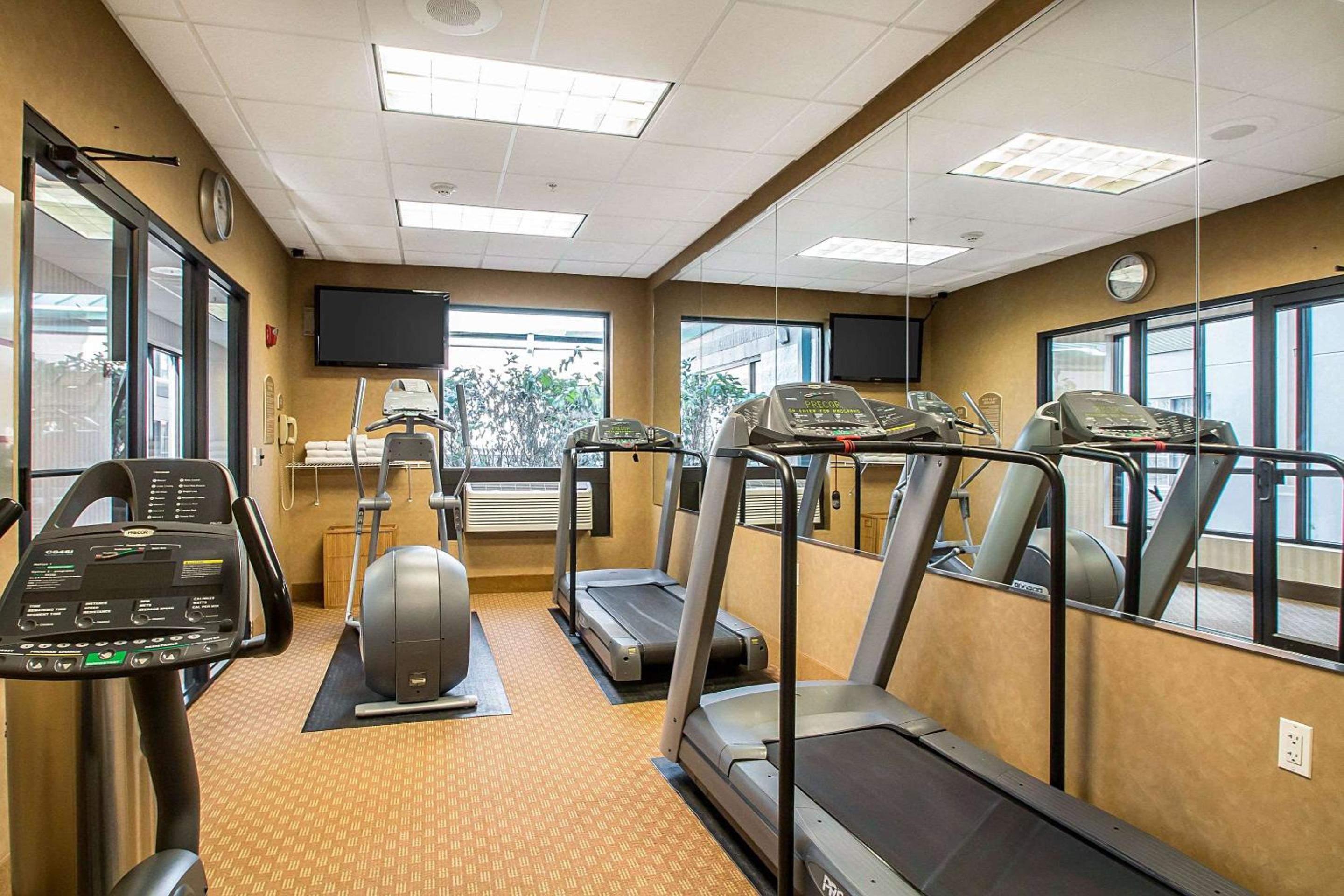Clarion Inn Elmhurst - Oak Brook near I-88, I-290, I-294, Photo 28