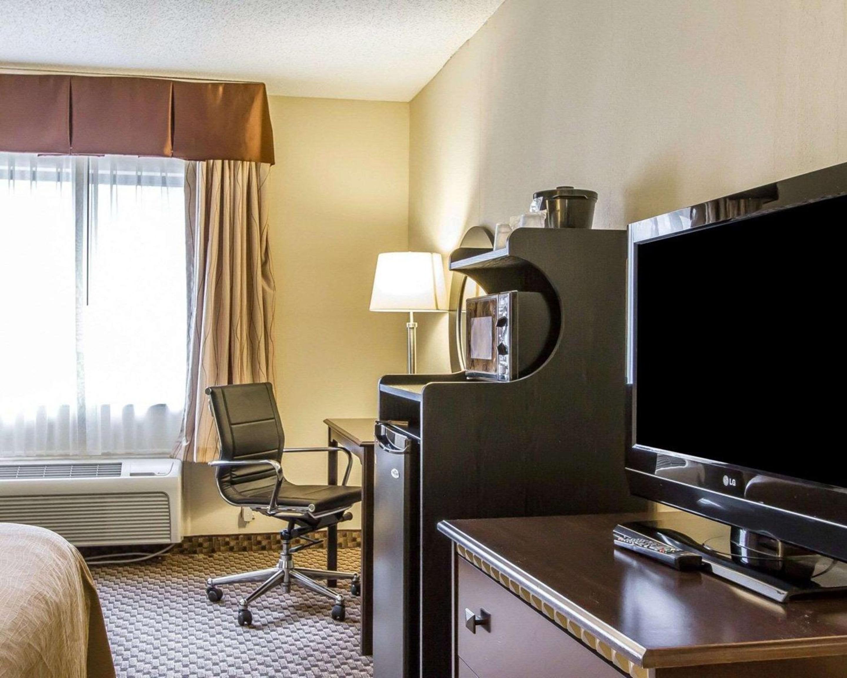 Quality Inn Macomb near University Area view 3