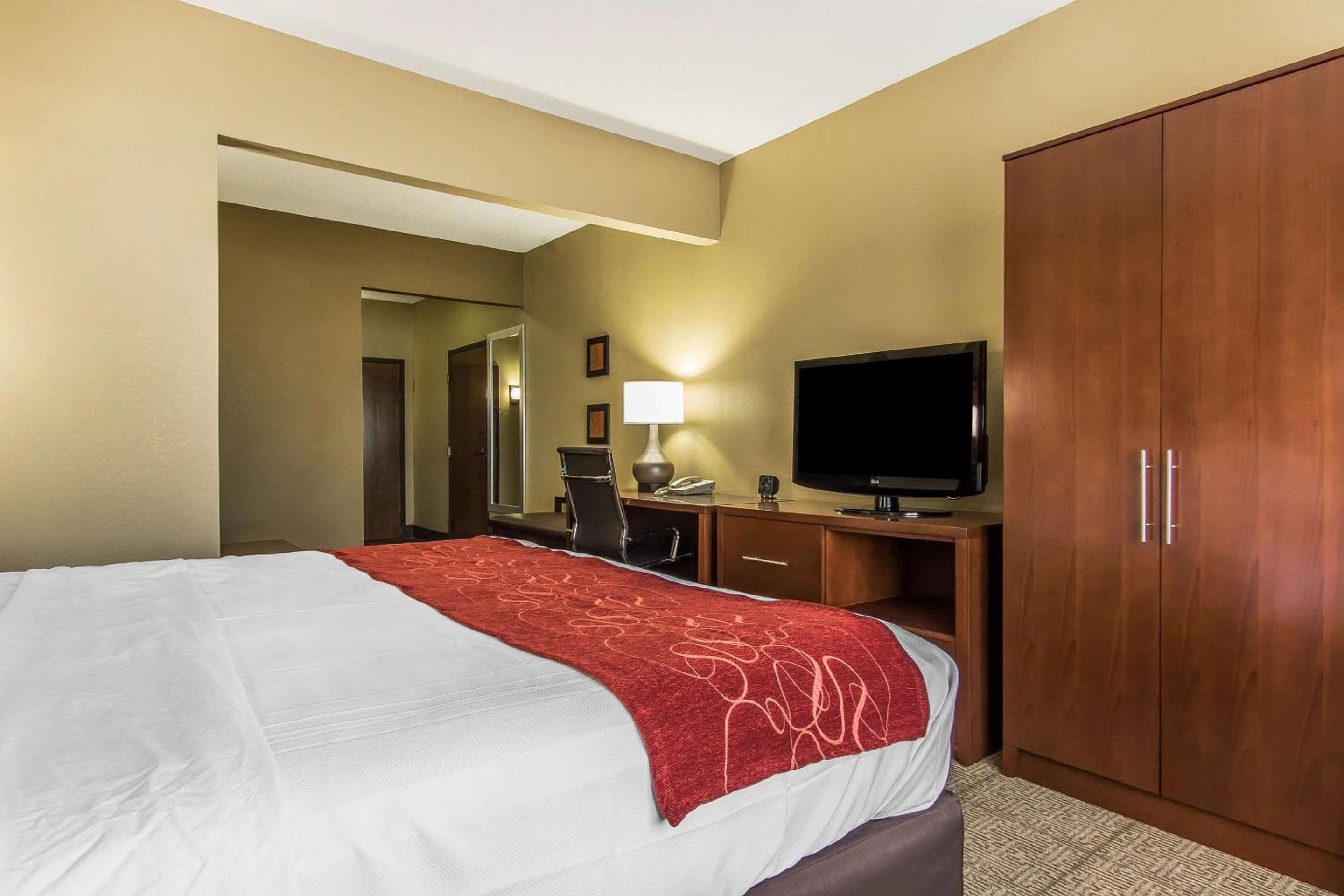 Effingham Vacations - Comfort Suites Effingham - Property Image 10
