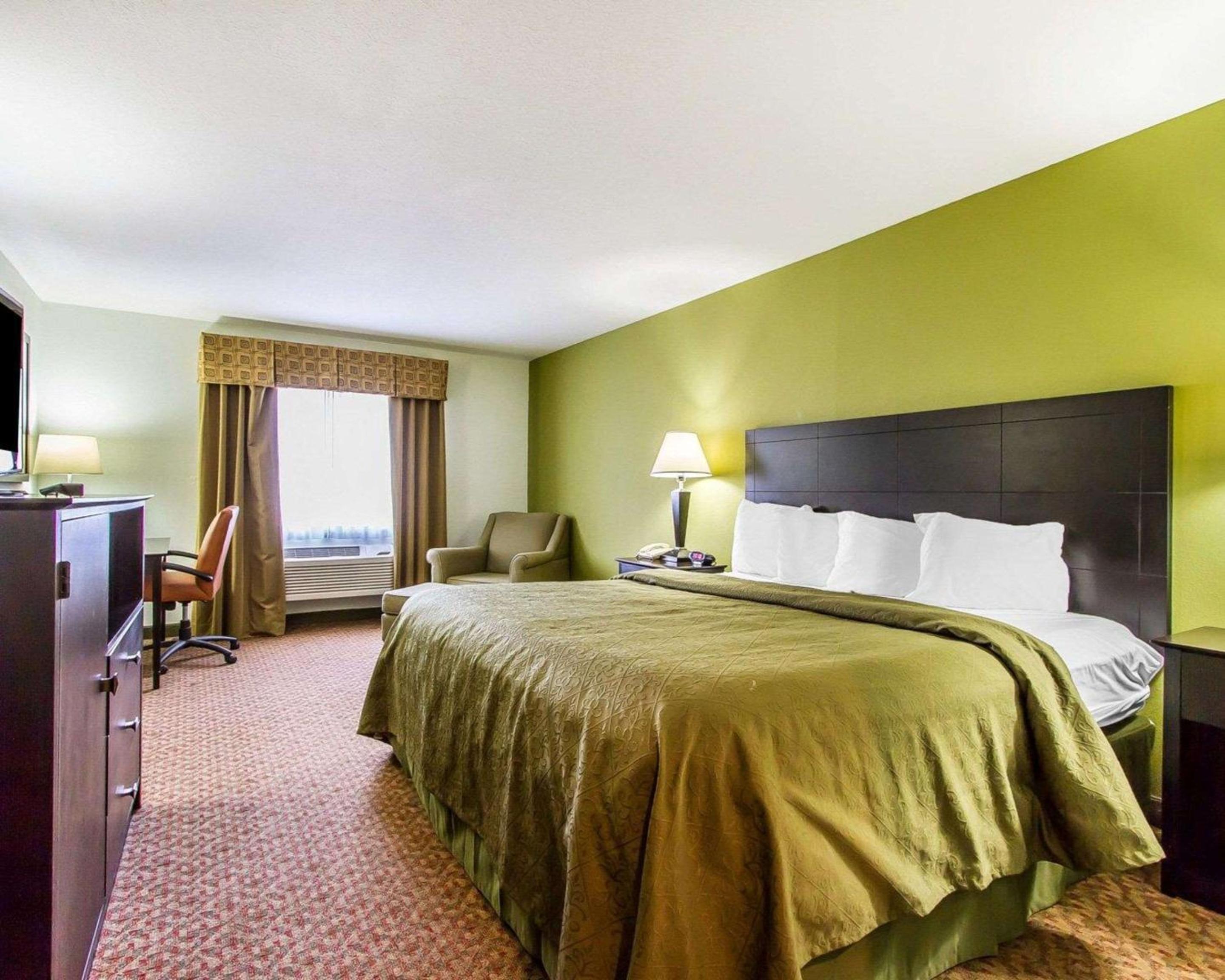 Quality Inn Pontiac view 5