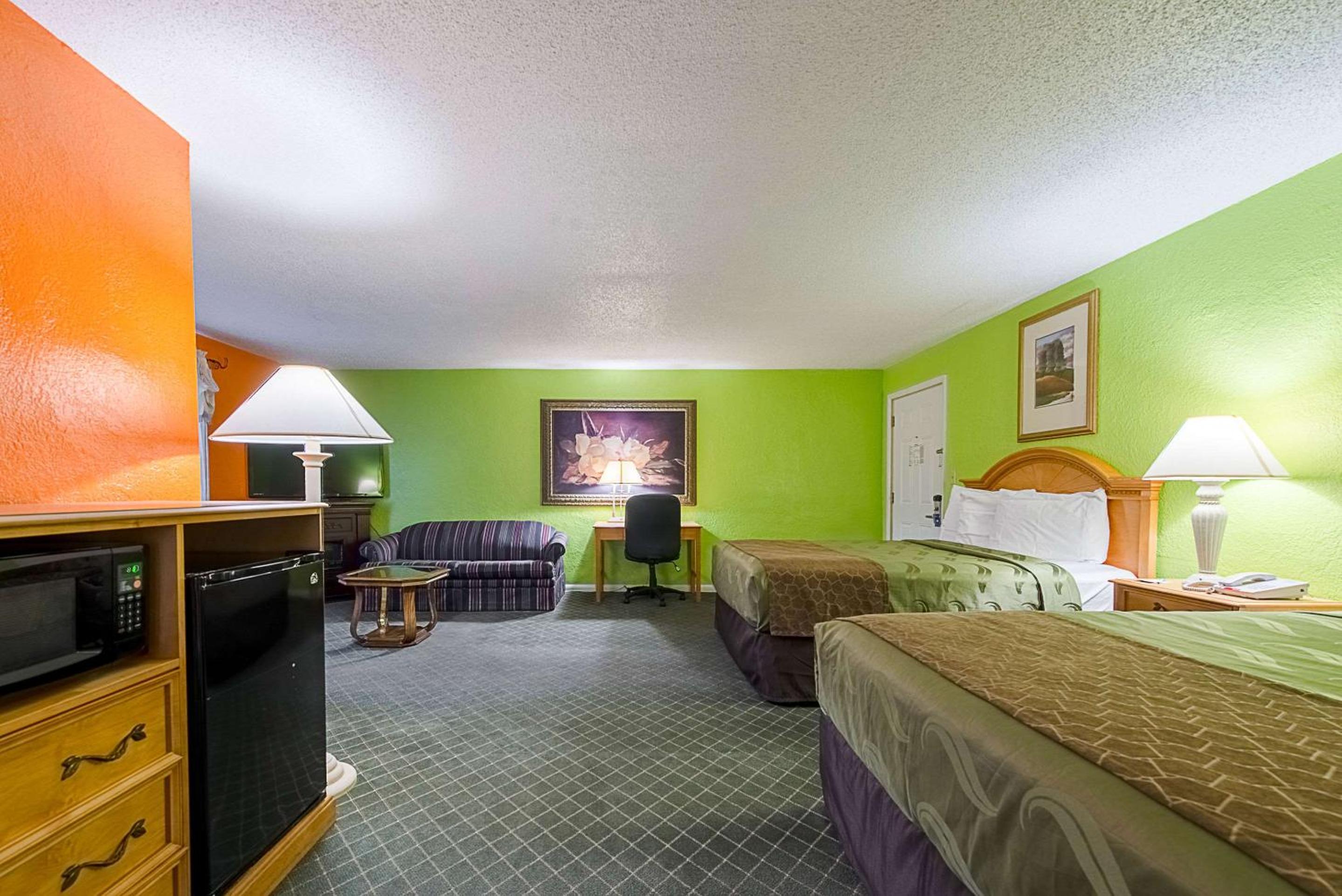Highway Inn - Property Image 6