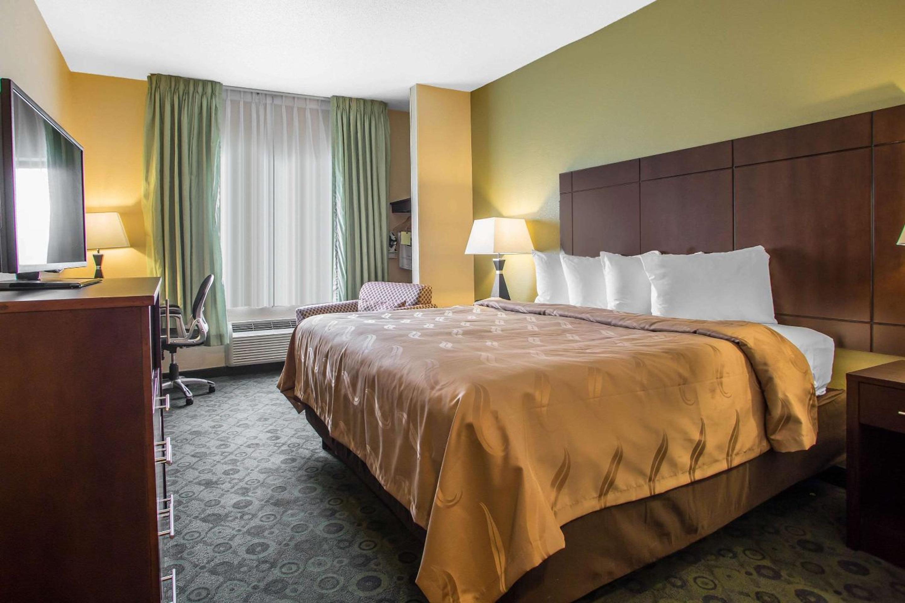 Bloomington Vacations - Quality Inn  Suites Bloomington I-55 and I-74 - Property Image 18