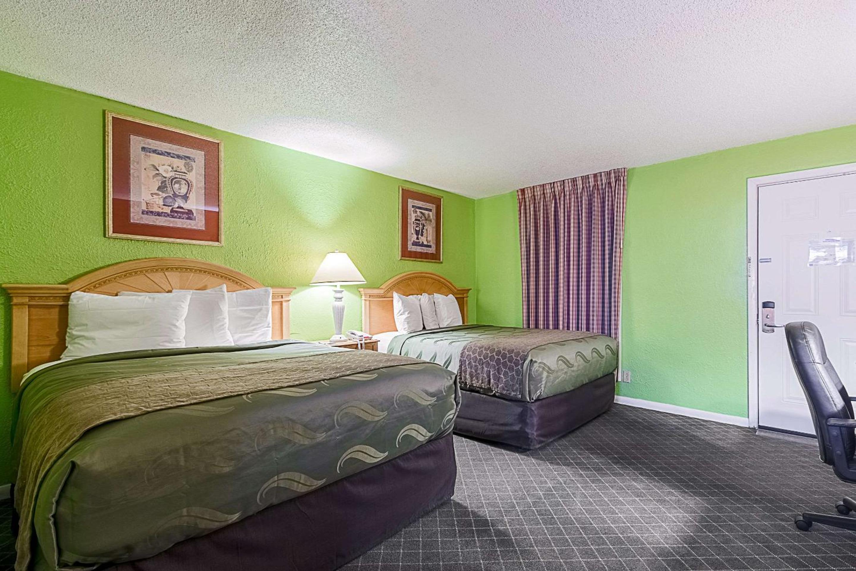 Highway Inn - Property Image 16