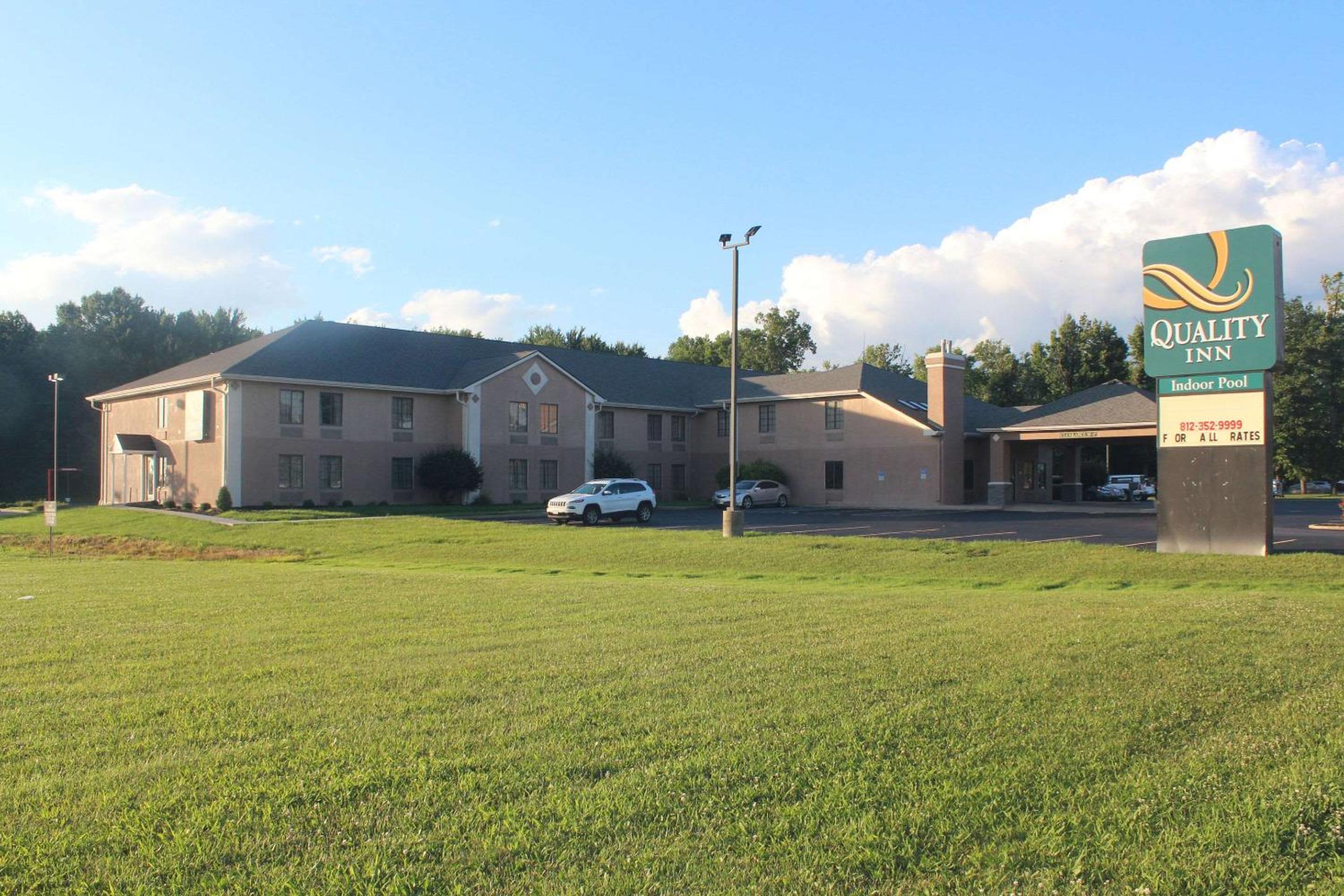 Seymour Vacations - Quality Inn North Vernon - Property Image 1