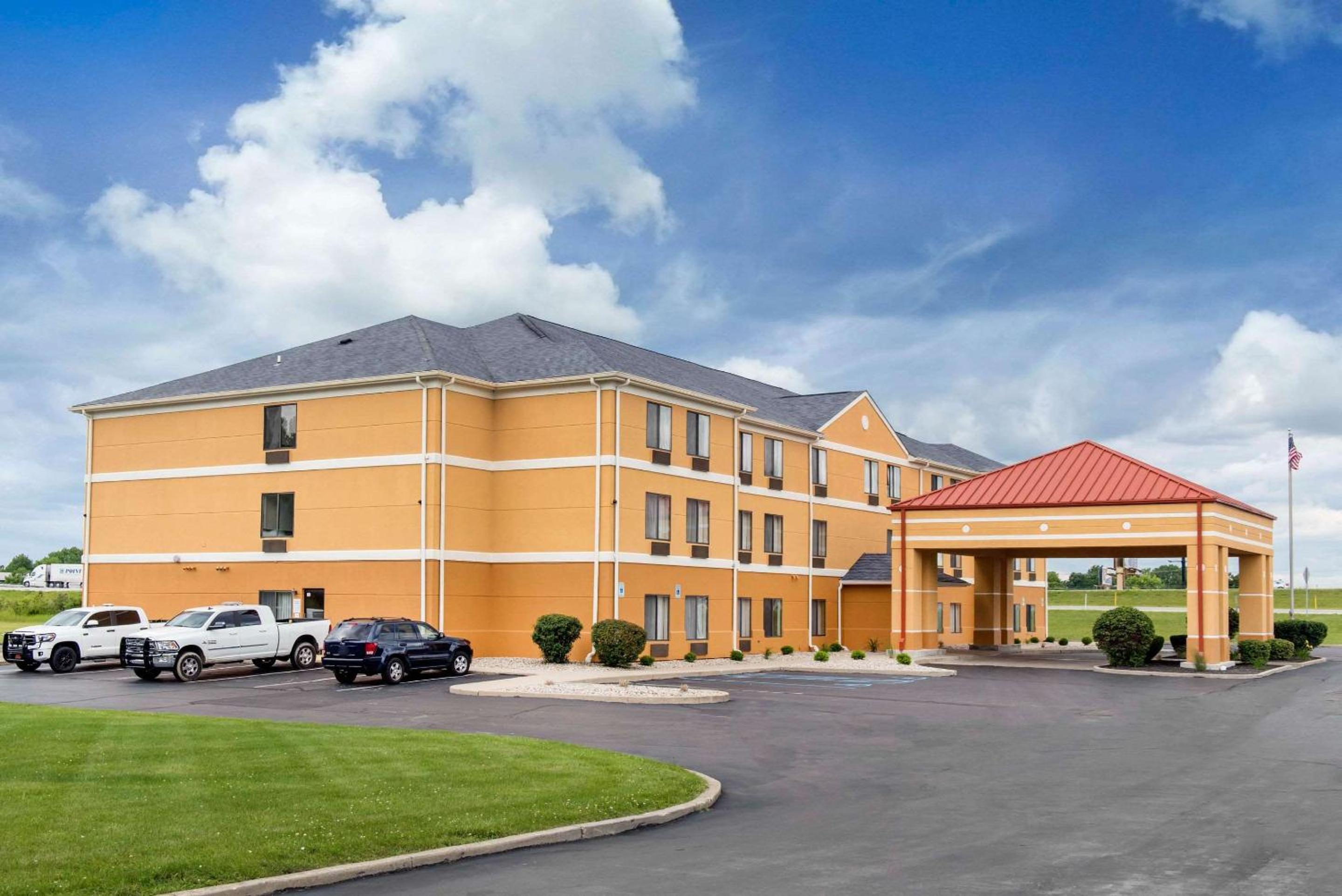 Muncie Vacations - Quality Inn  Suites Anderson I-69 - Property Image 4