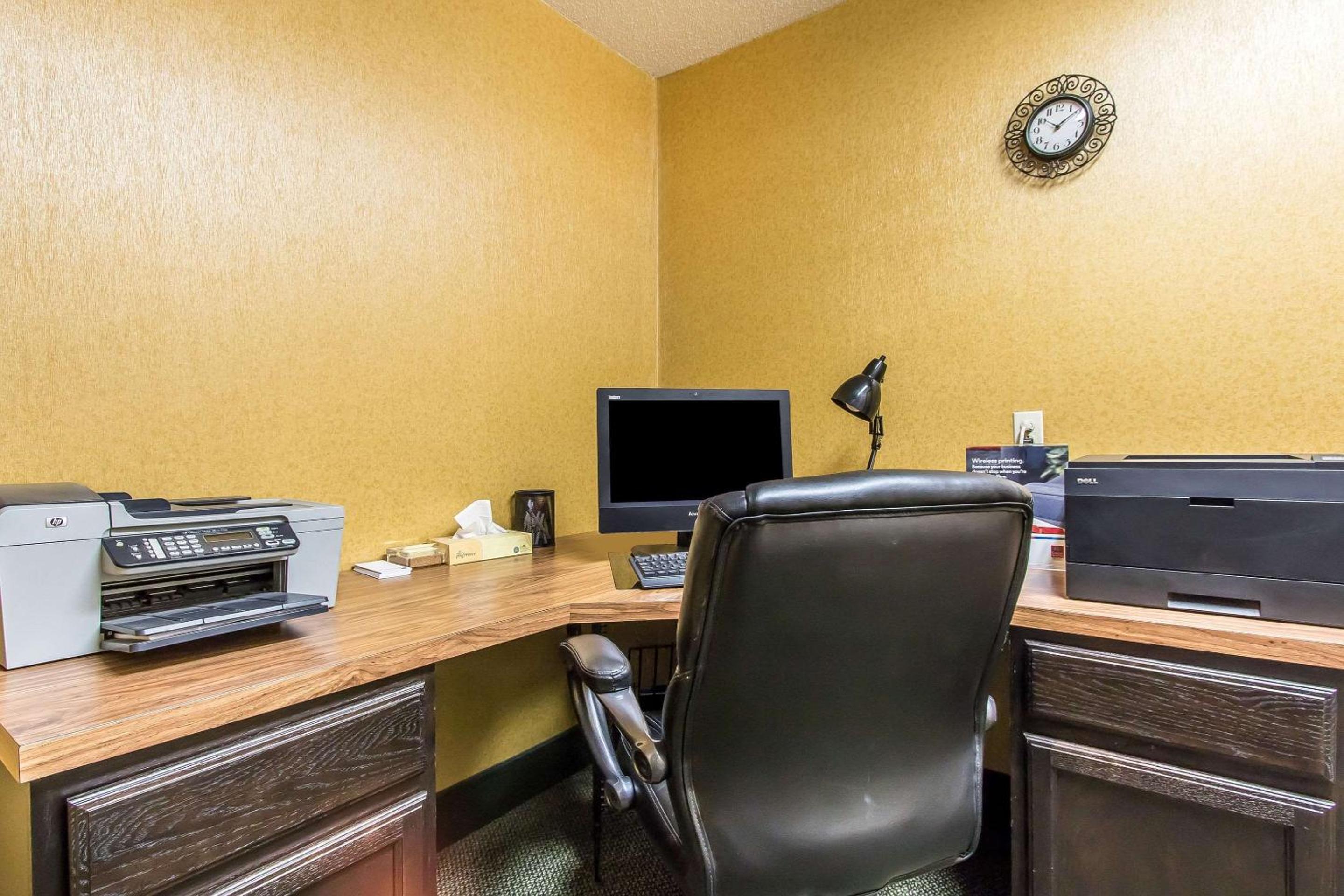 Effingham Vacations - Comfort Suites Effingham - Property Image 2