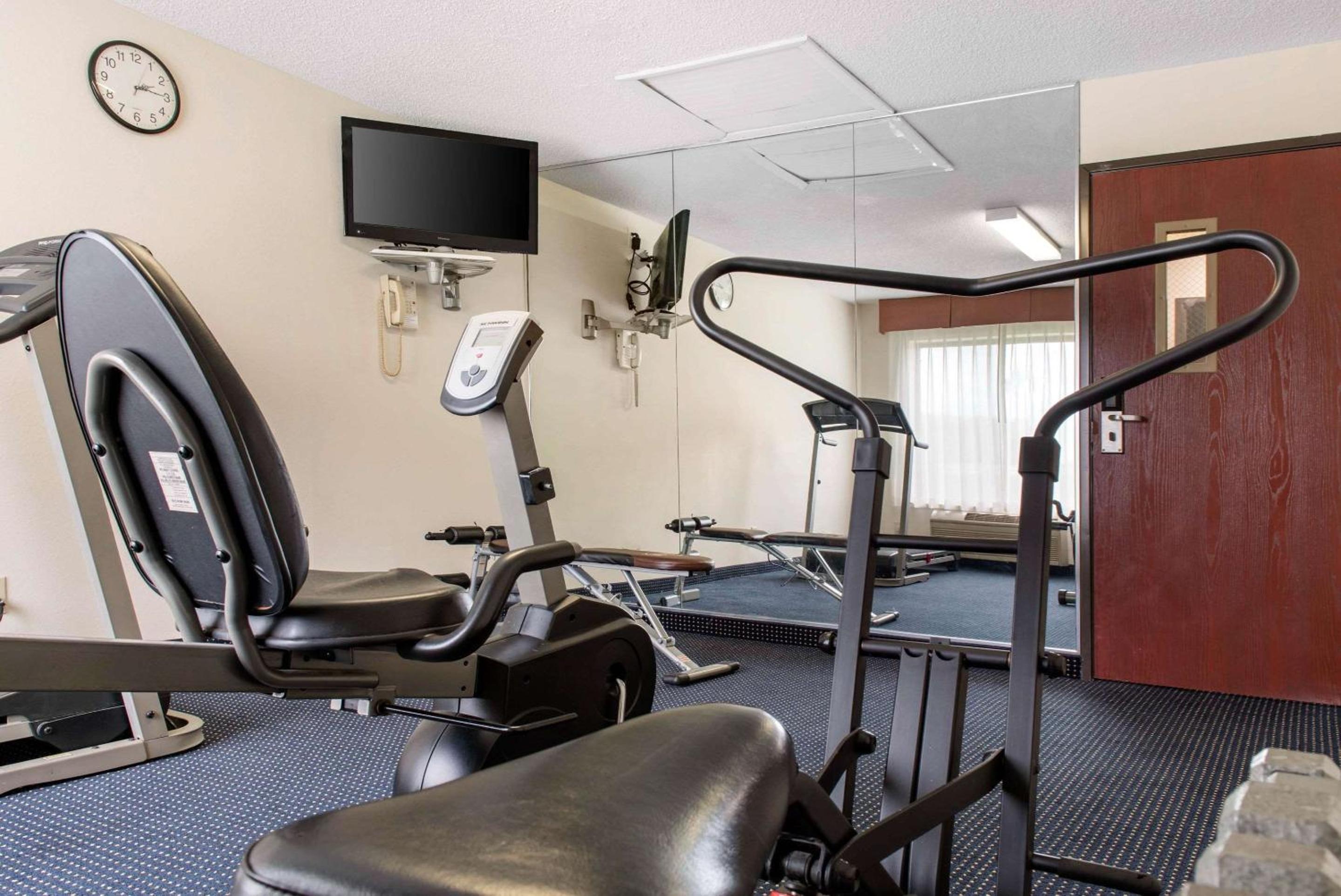 Anderson Vacations - Quality Inn  Suites Anderson I-69 - Property Image 10