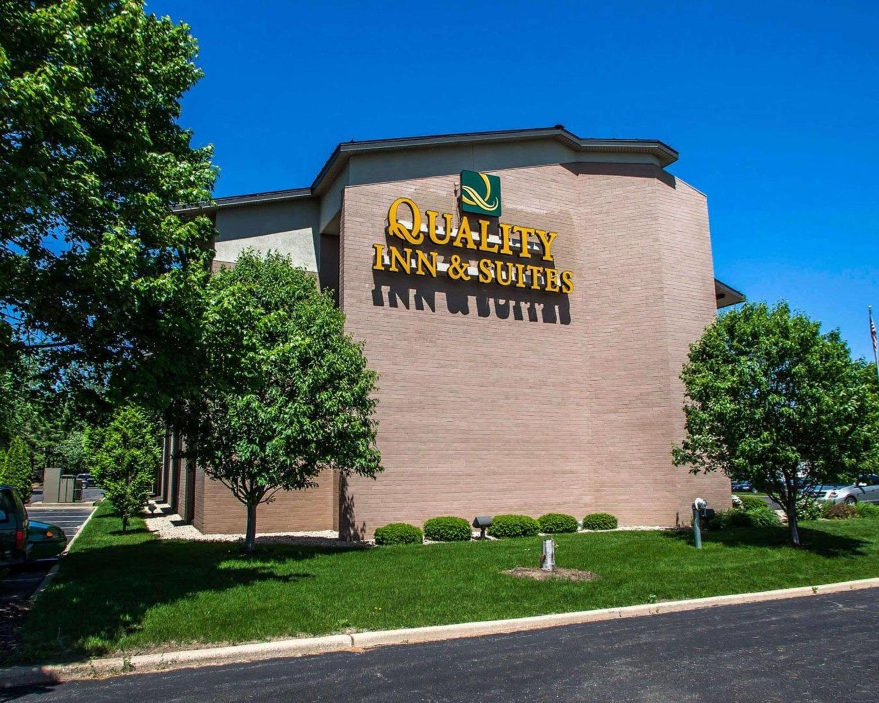 Peoria Vacations - Quality Inn  Suites - Property Image 1