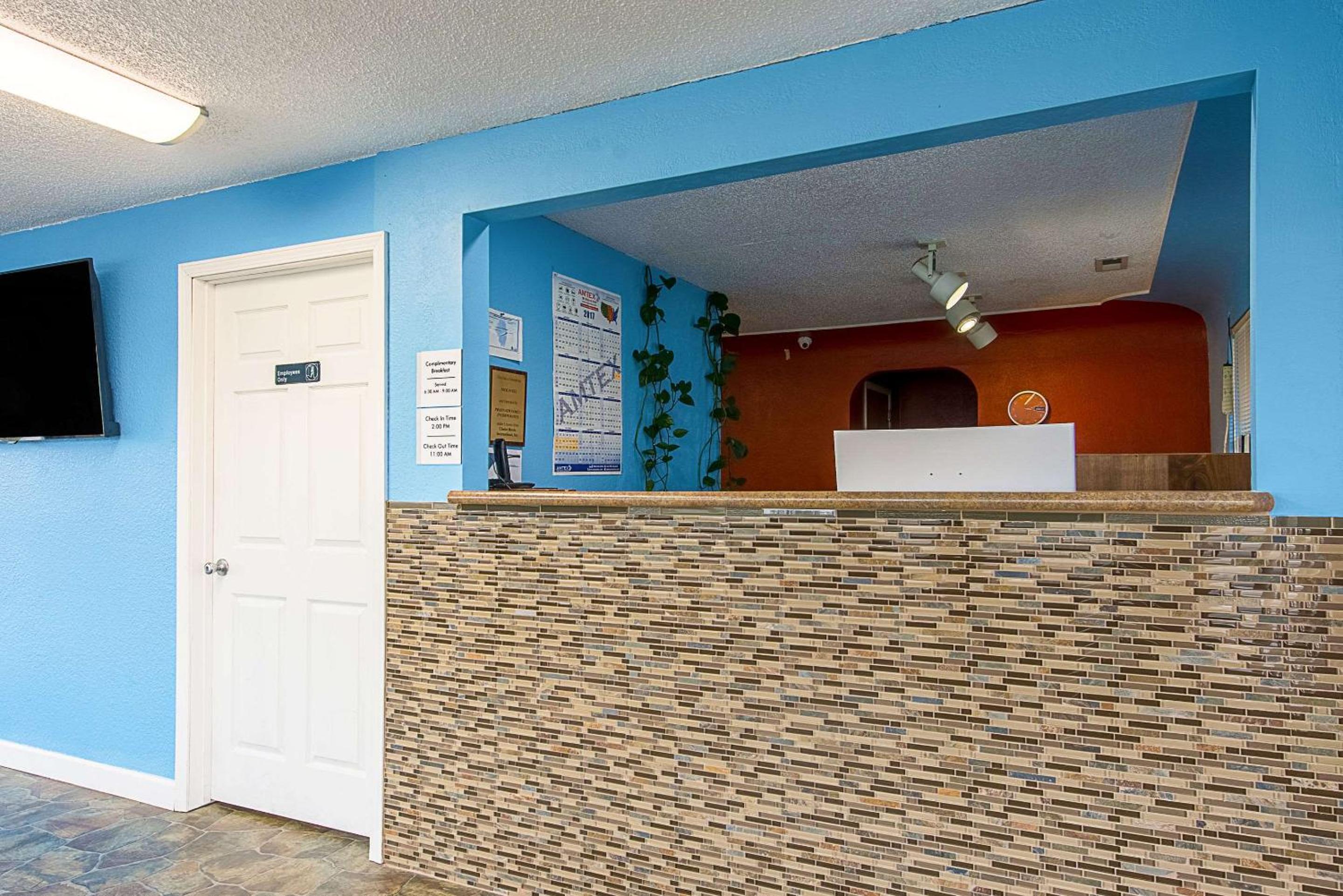 Highway Inn - Property Image 11