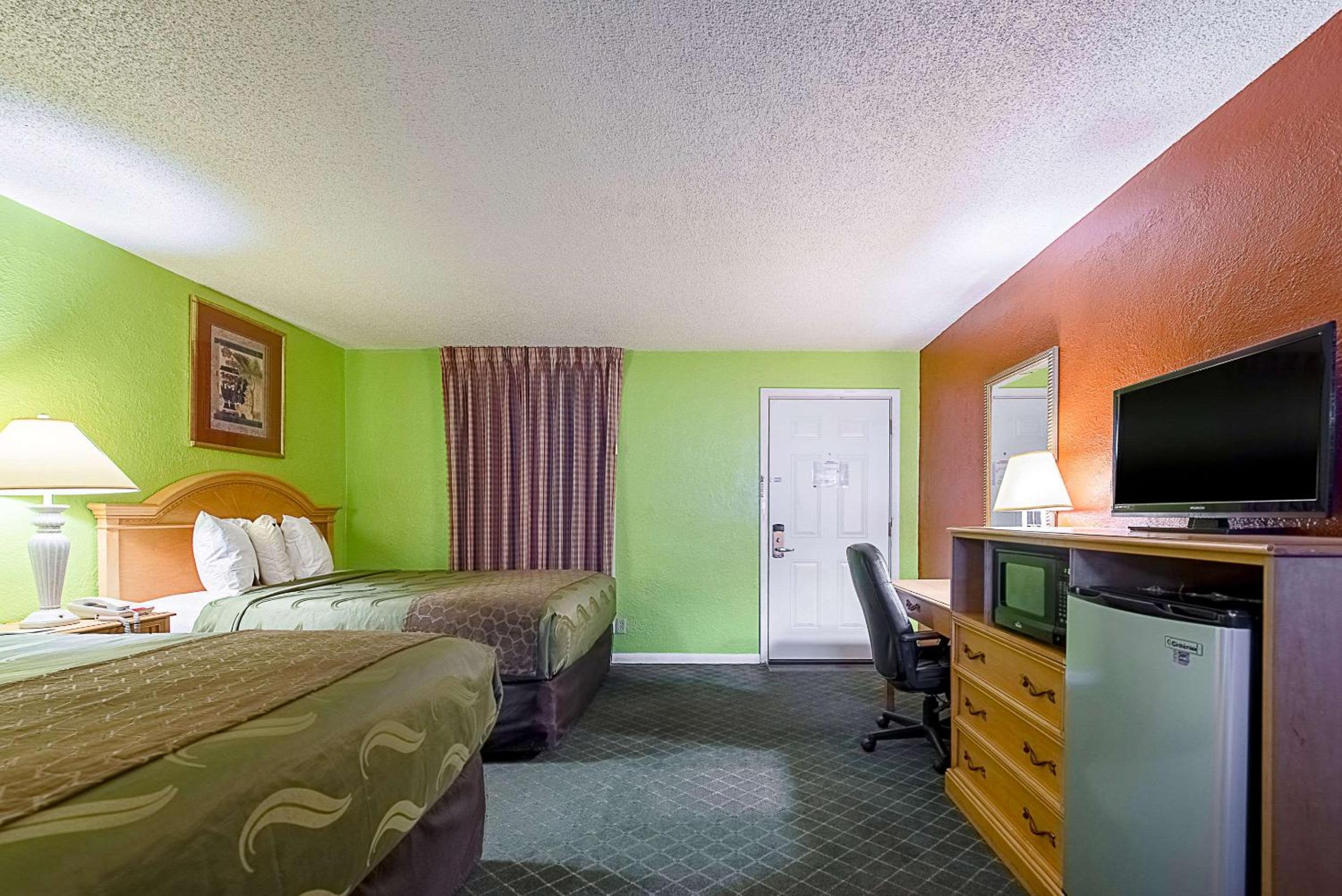 Highway Inn - Property Image 17