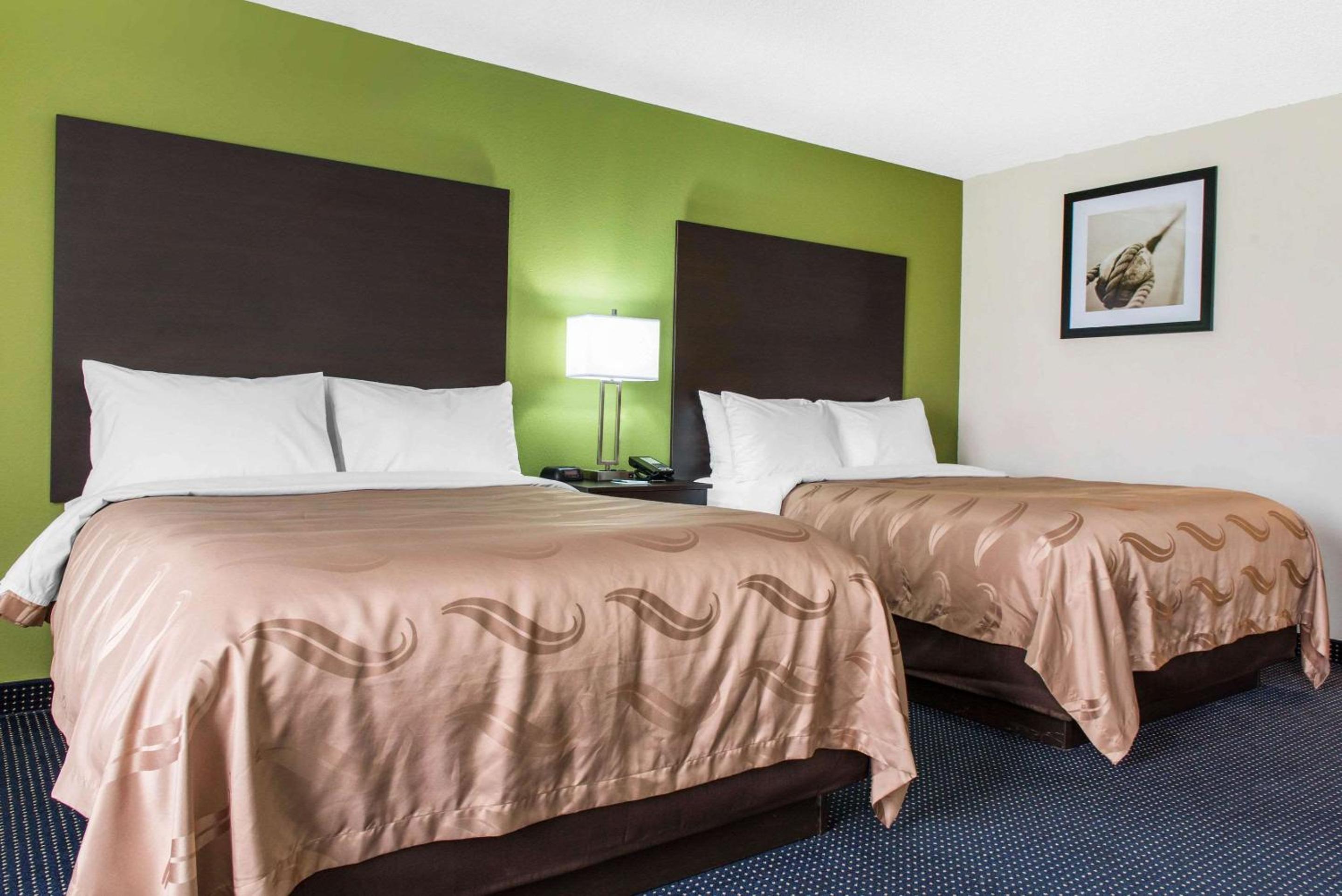 Anderson Vacations - Quality Inn  Suites Anderson I-69 - Property Image 3