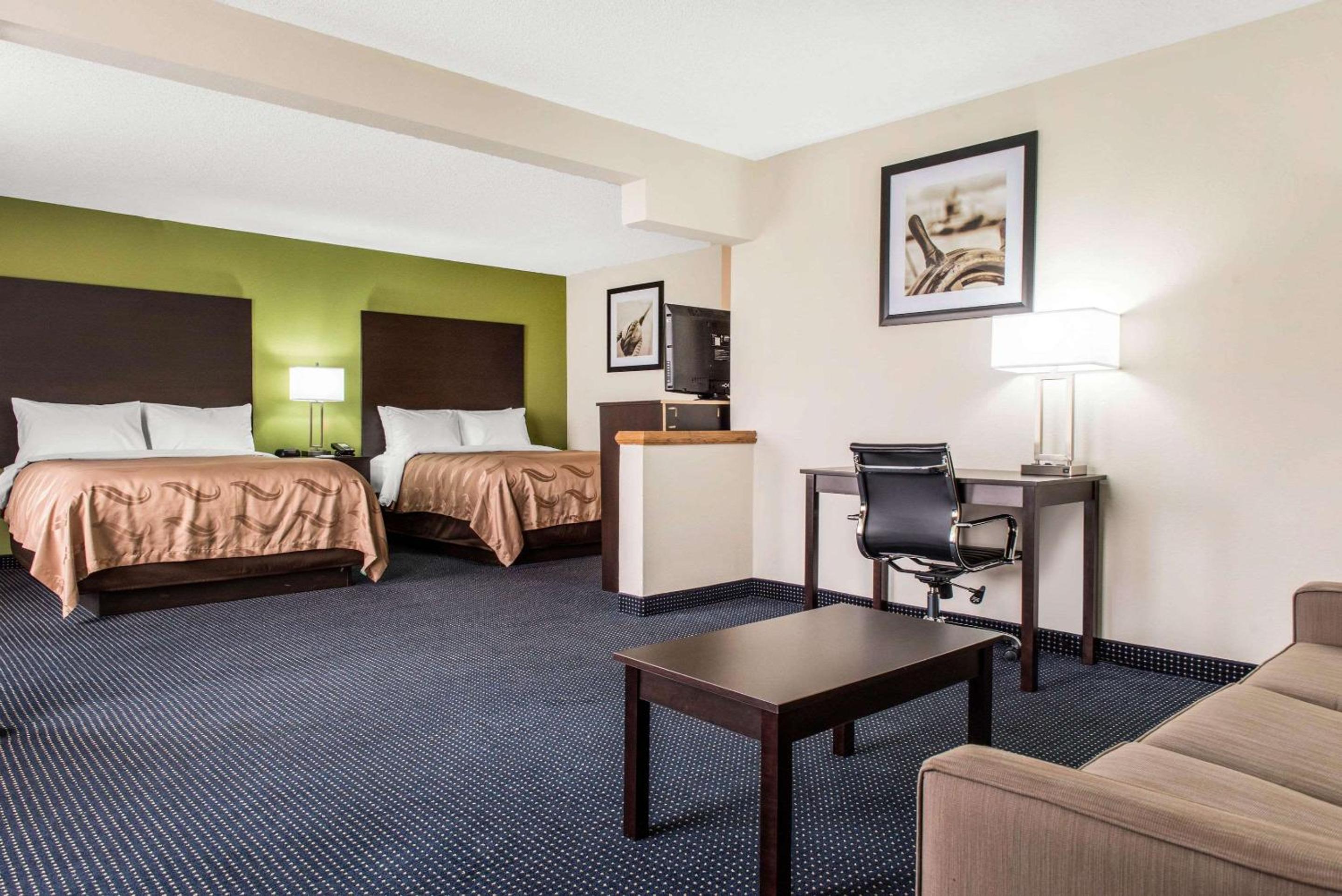 Anderson Vacations - Quality Inn  Suites Anderson I-69 - Property Image 5