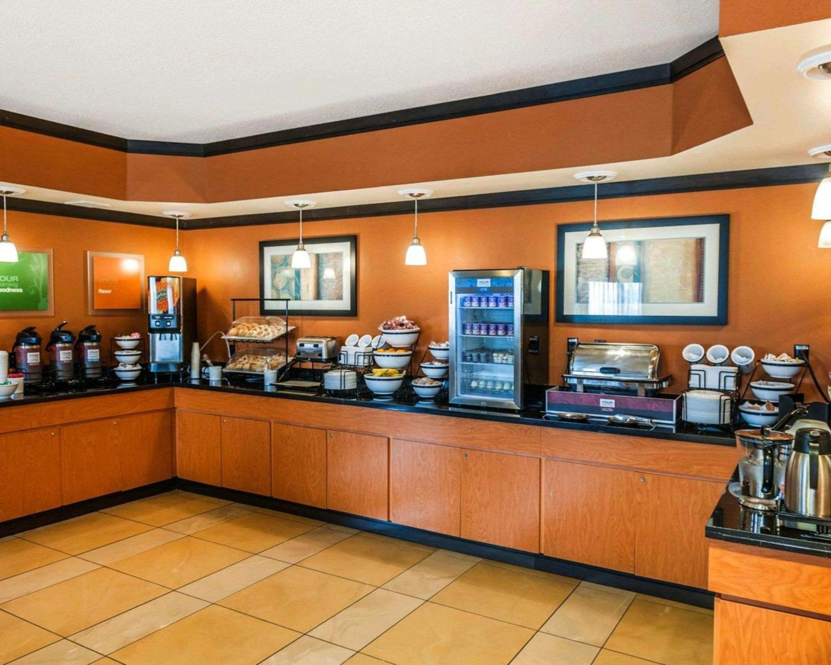 Comfort Inn Avon-Indianapolis West view 2